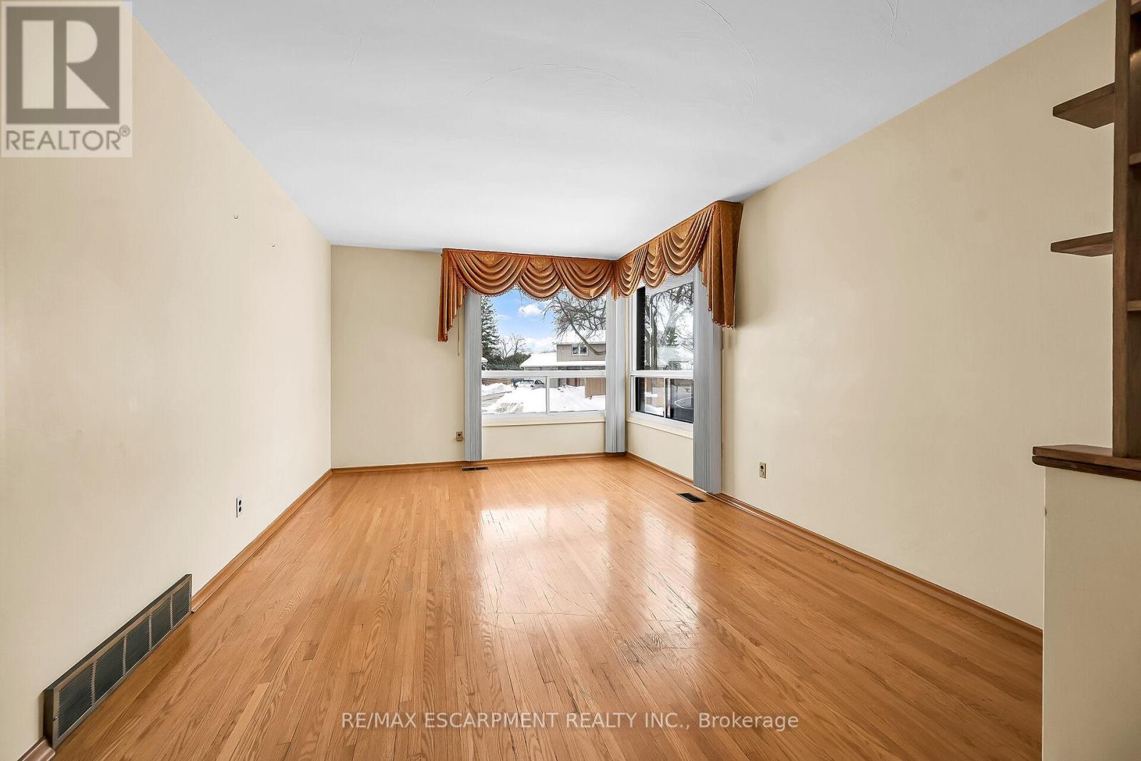 Property at 41 CRANE COURT image 5
