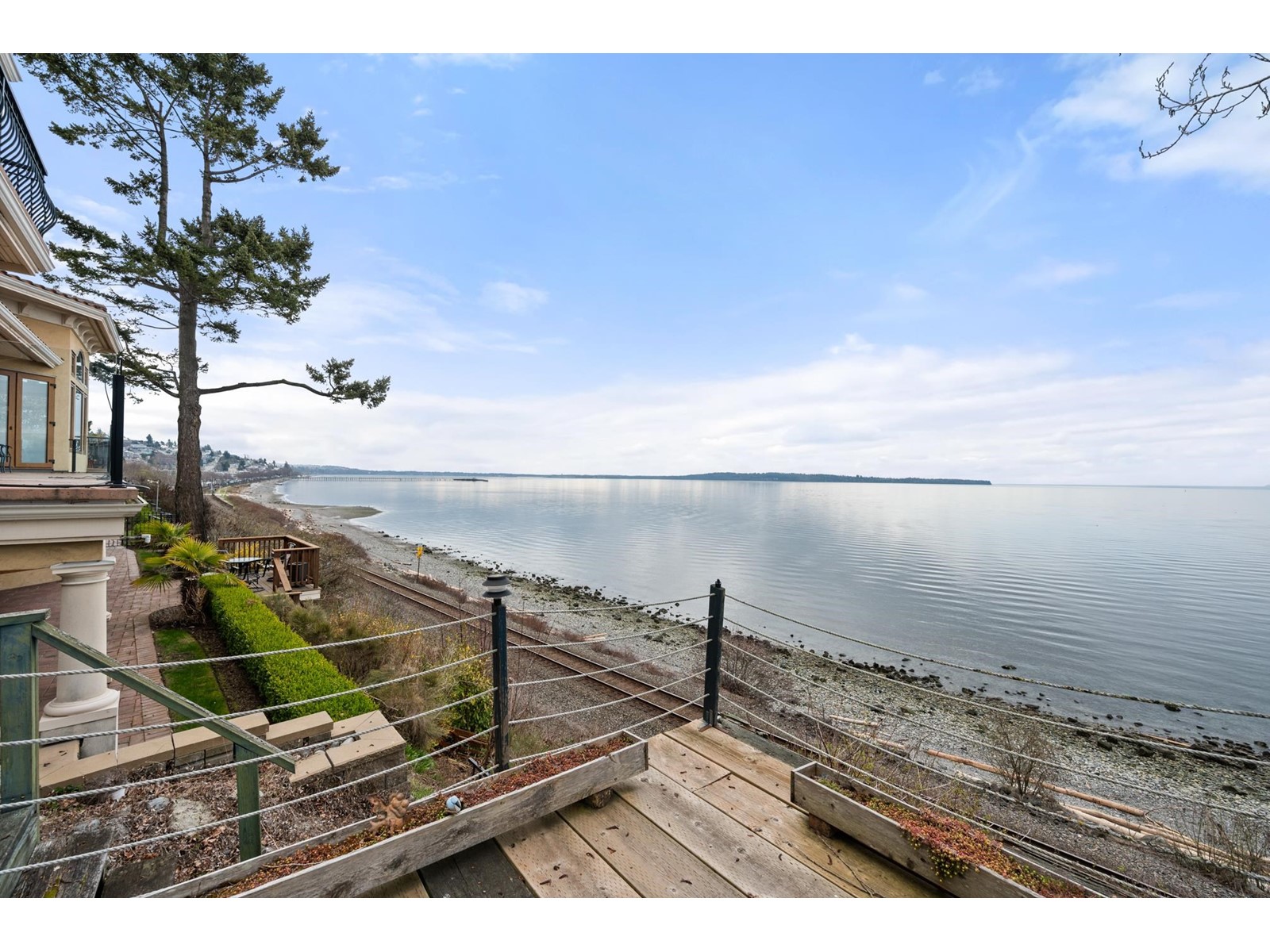 14458 Marine Drive, White Rock, British Columbia  V4B 1B3 - Photo 2 - R2971120