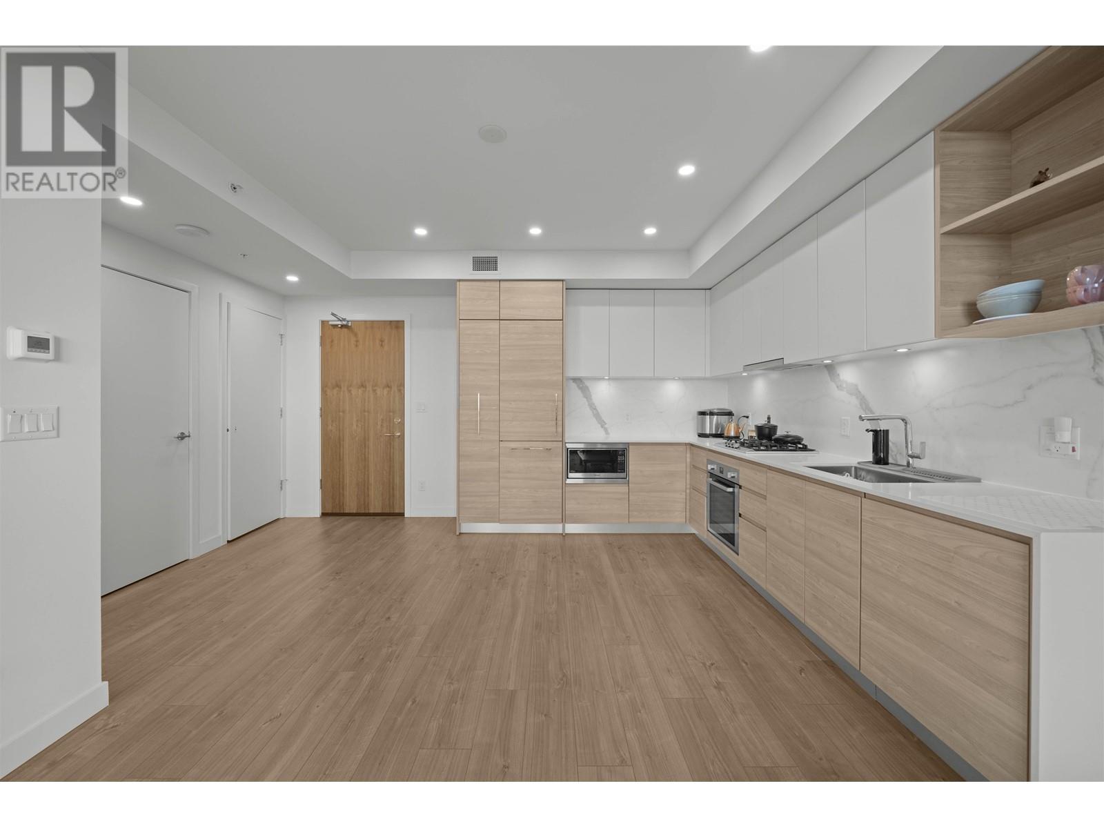 1707 595 Austin Avenue, Coquitlam, British Columbia  V3K 3N2 - Photo 2 - R2968537