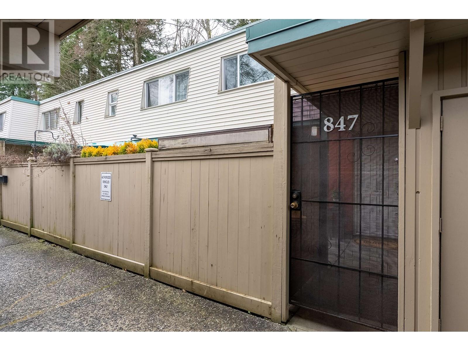 847 Westview Drive, North Vancouver, British Columbia  V7N 3X9 - Photo 2 - R2971429