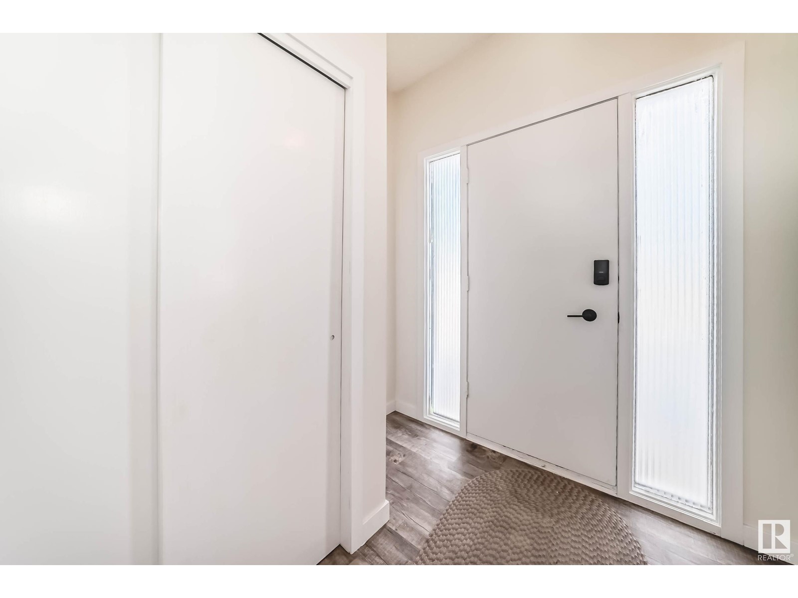 Property at 13319 81 ST NW image 3