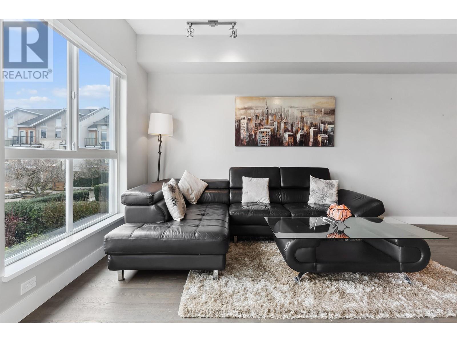 Listing Picture 2 of 34 : 209 10155 RIVER DRIVE, Richmond / 烈治文 - 魯藝地產 Yvonne Lu Group - MLS Medallion Club Member