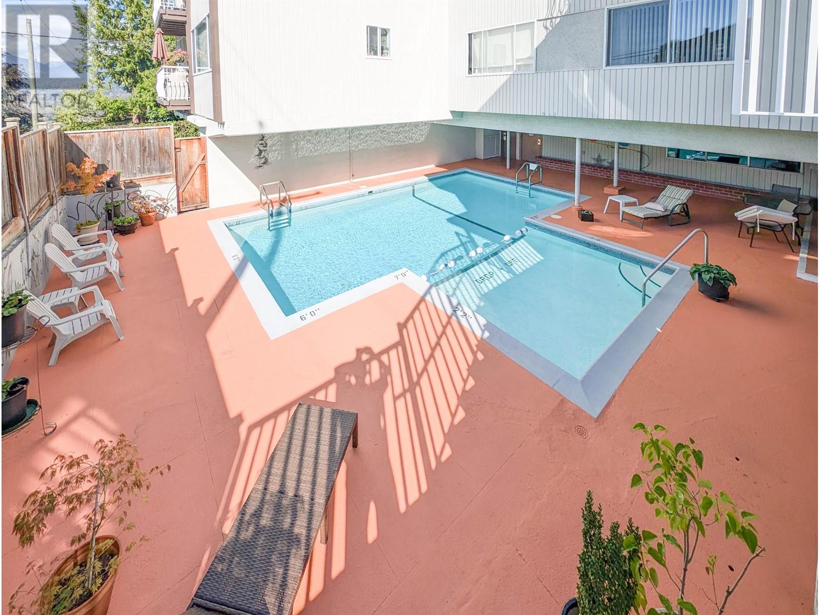 Listing Picture 13 of 13 : 101 550 ESMOND AVENUE, Burnaby / 本拿比 - 魯藝地產 Yvonne Lu Group - MLS Medallion Club Member