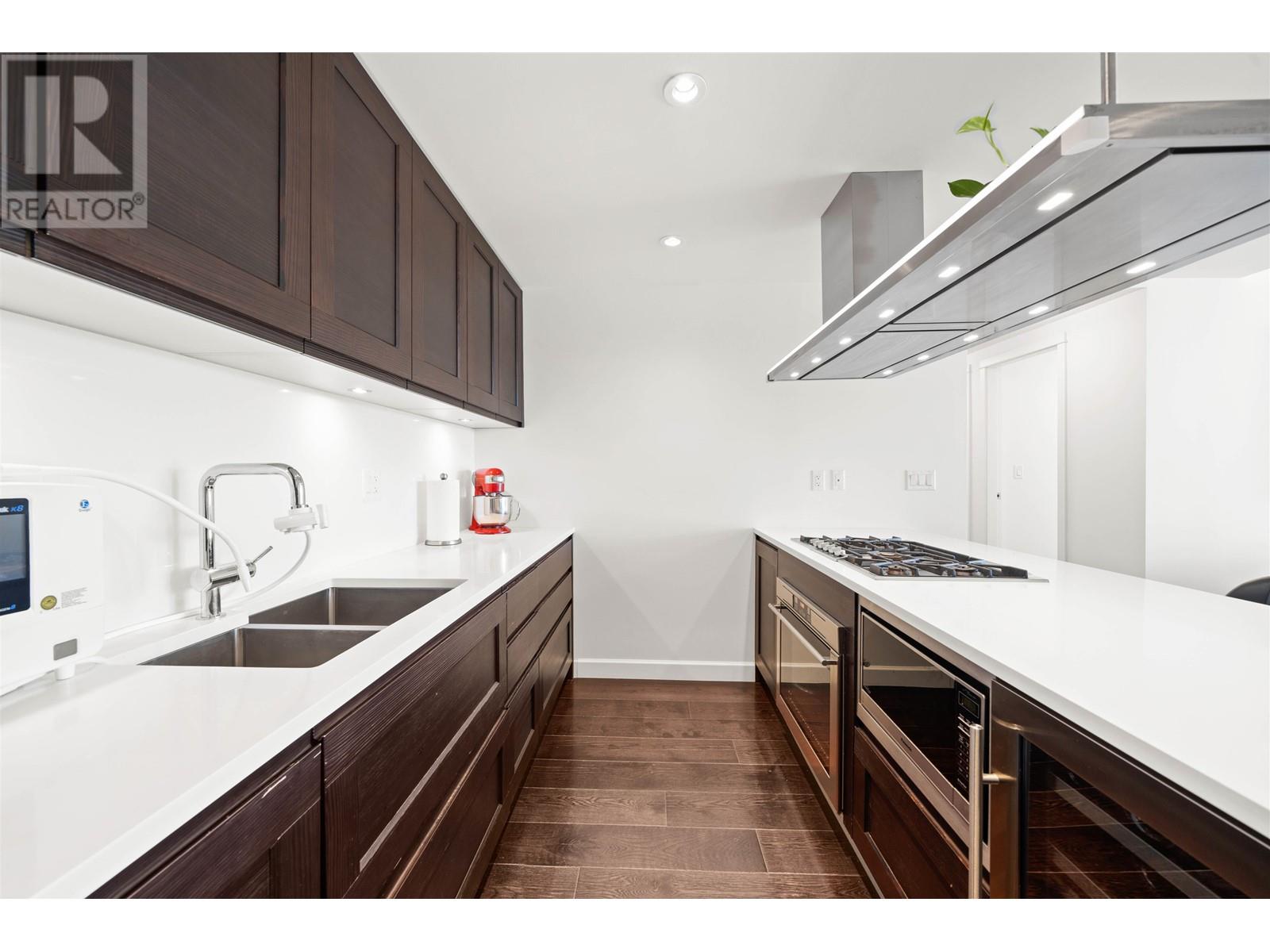 Listing Picture 14 of 37 : 601 3355 BINNING ROAD, Vancouver / 溫哥華 - 魯藝地產 Yvonne Lu Group - MLS Medallion Club Member