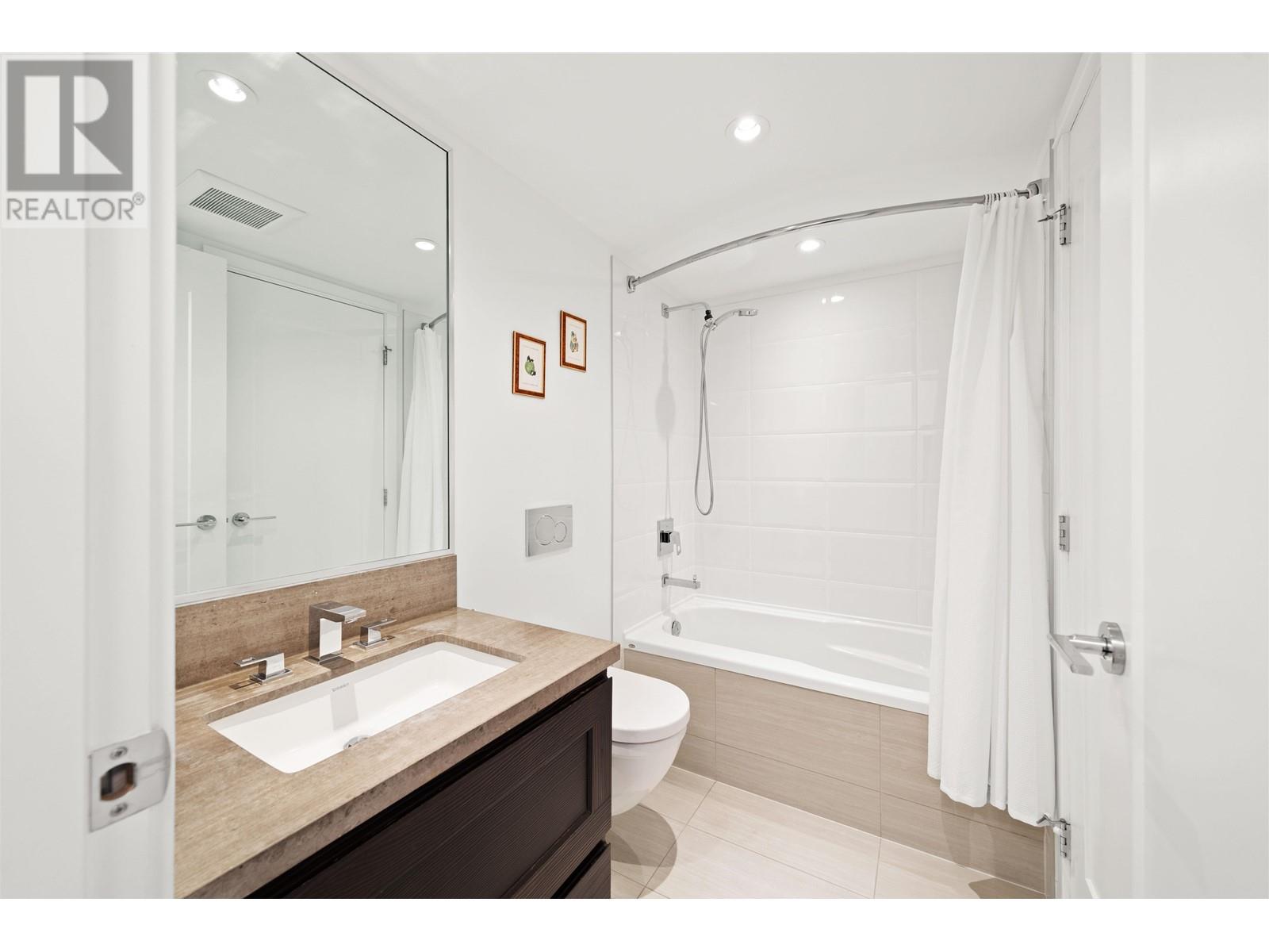 Listing Picture 22 of 37 : 601 3355 BINNING ROAD, Vancouver / 溫哥華 - 魯藝地產 Yvonne Lu Group - MLS Medallion Club Member