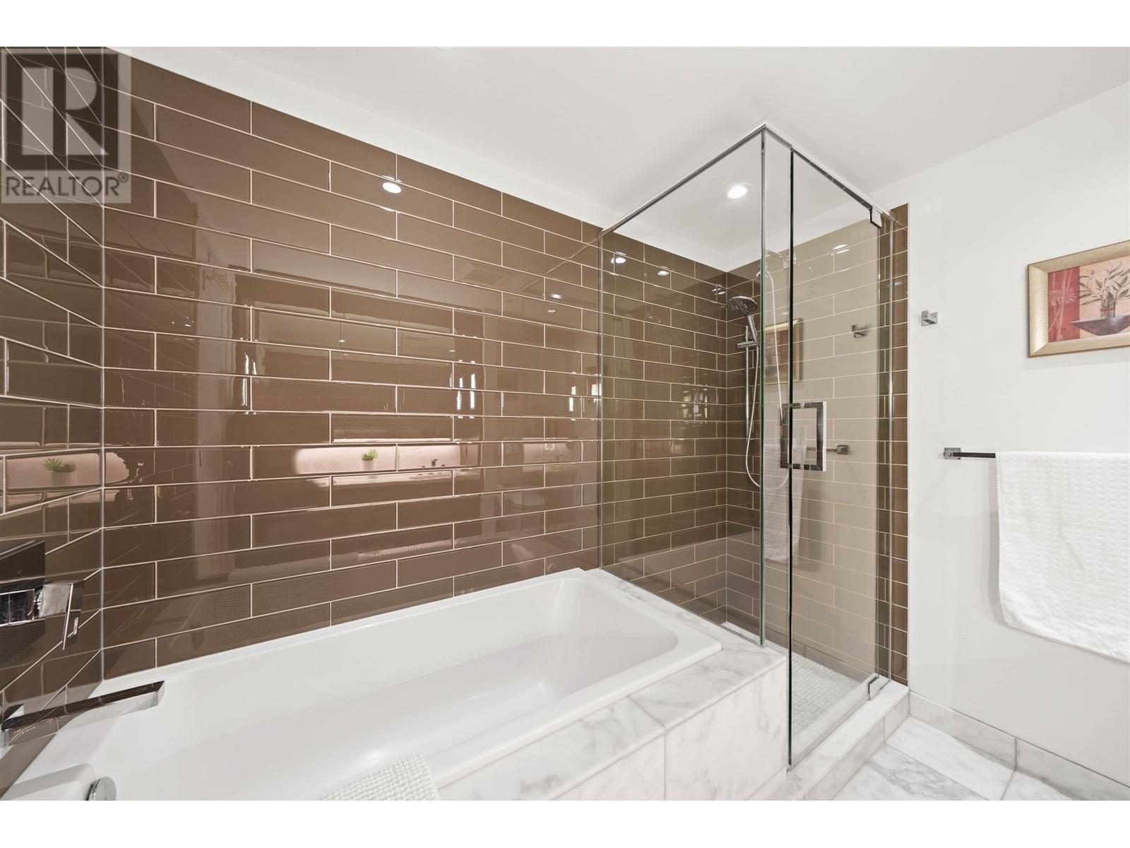 Listing Picture 27 of 37 : 601 3355 BINNING ROAD, Vancouver / 溫哥華 - 魯藝地產 Yvonne Lu Group - MLS Medallion Club Member