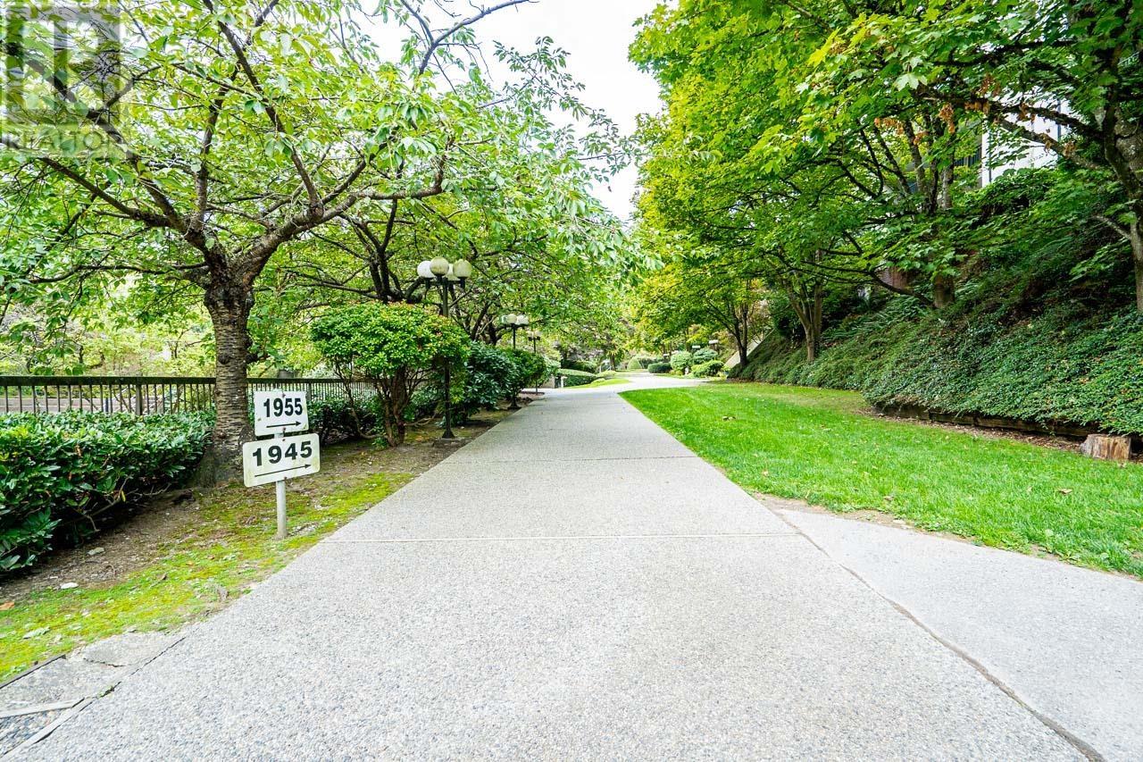 103 1955 WOODWAY PLACE, Burnaby