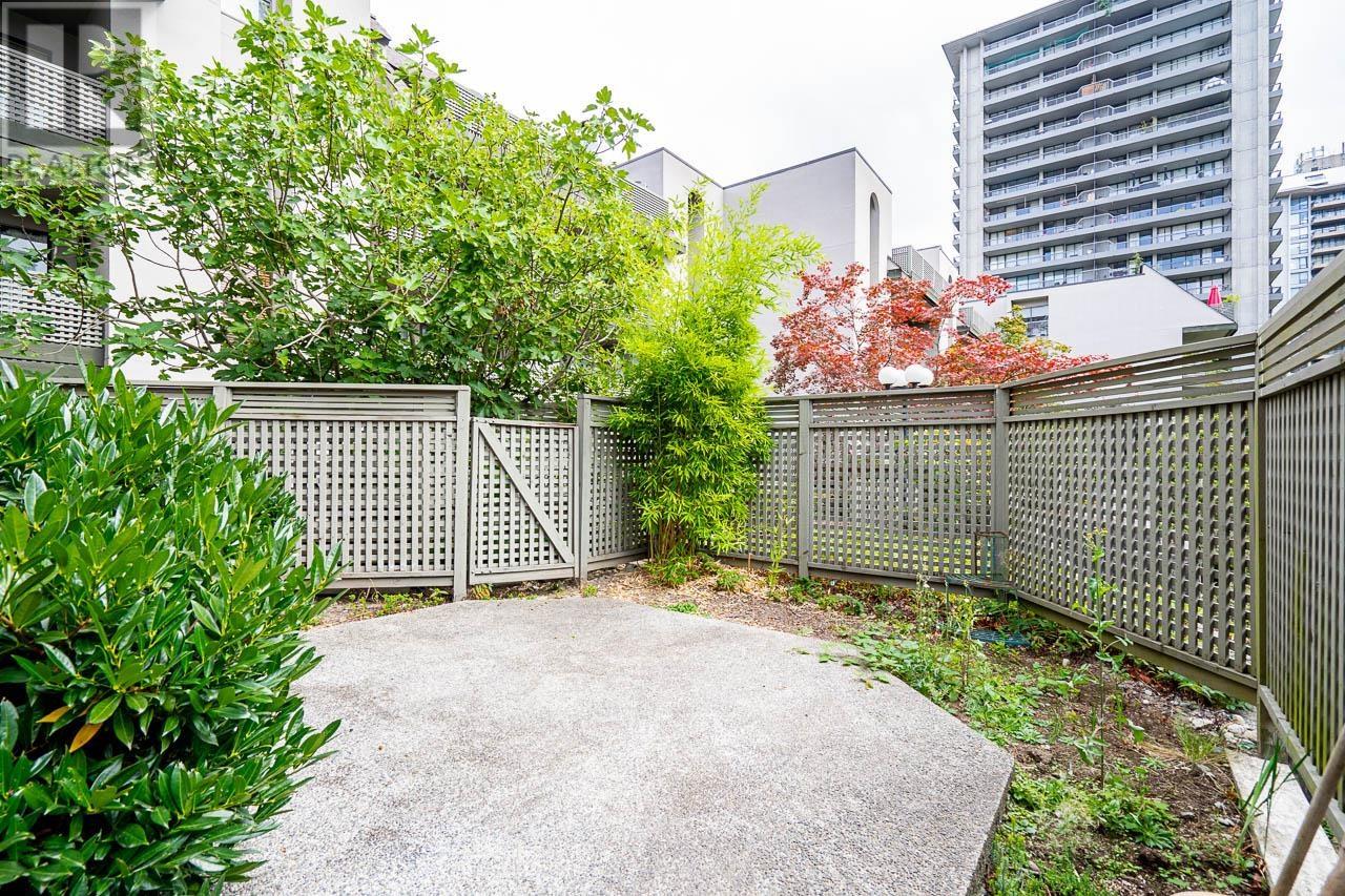 Listing Picture 24 of 27 : 103 1955 WOODWAY PLACE, Burnaby / 本拿比 - 魯藝地產 Yvonne Lu Group - MLS Medallion Club Member