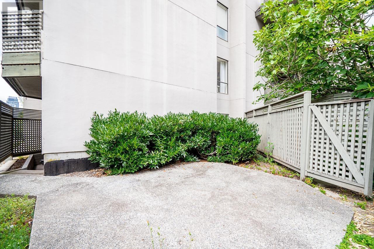 Listing Picture 25 of 27 : 103 1955 WOODWAY PLACE, Burnaby / 本拿比 - 魯藝地產 Yvonne Lu Group - MLS Medallion Club Member