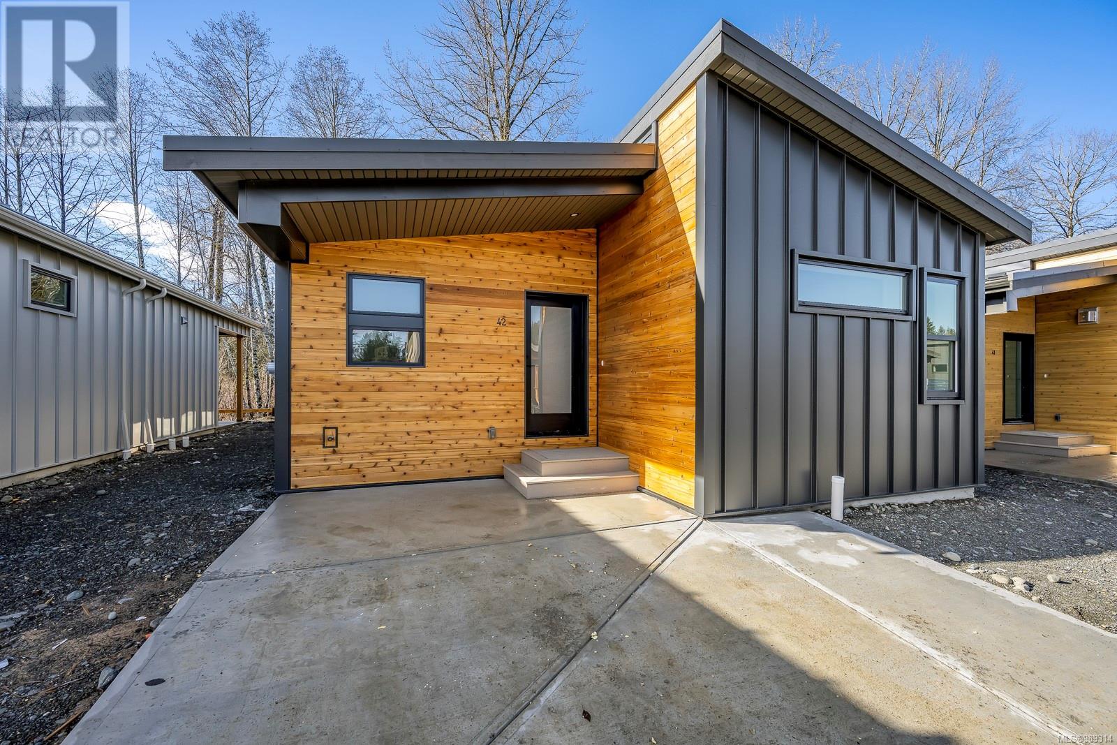 42 3025 Royston Rd, Cumberland, British Columbia  V0R 1S0 - Photo 1 - 989314
