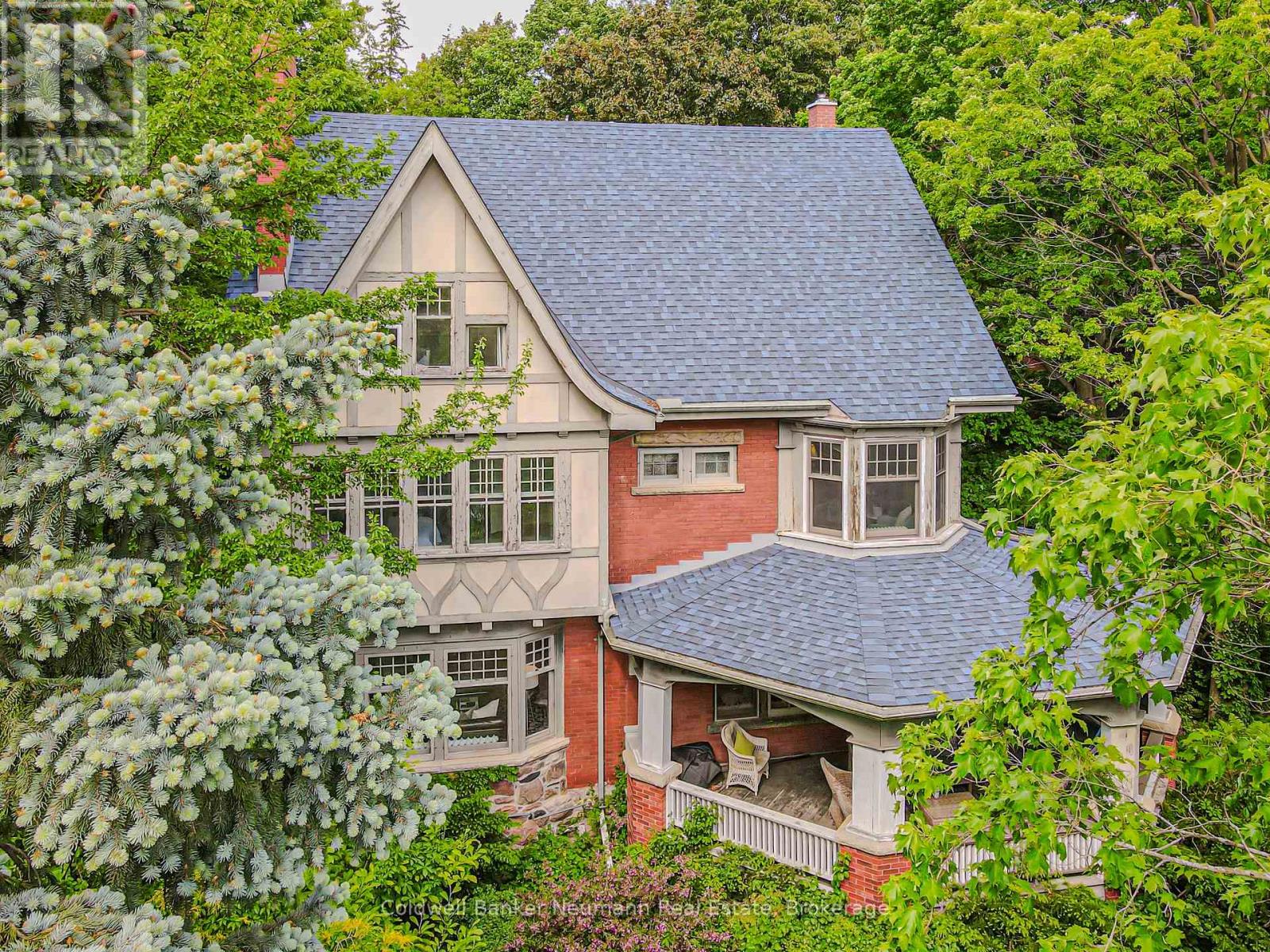 35 QUEEN STREET, Guelph, Ontario