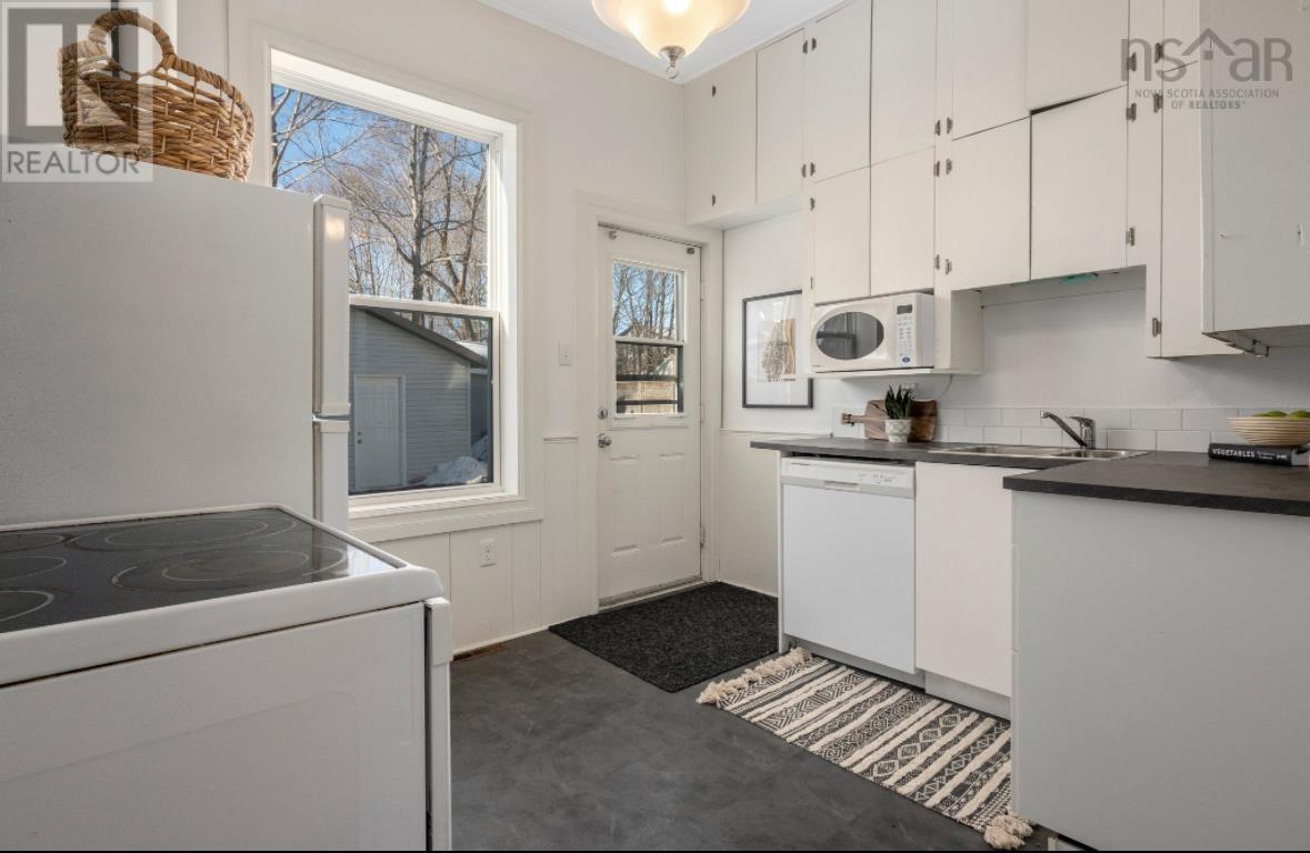 6265 Summit Street, Halifax, Nova Scotia  B3L 1R6 - Photo 12 - 202503731