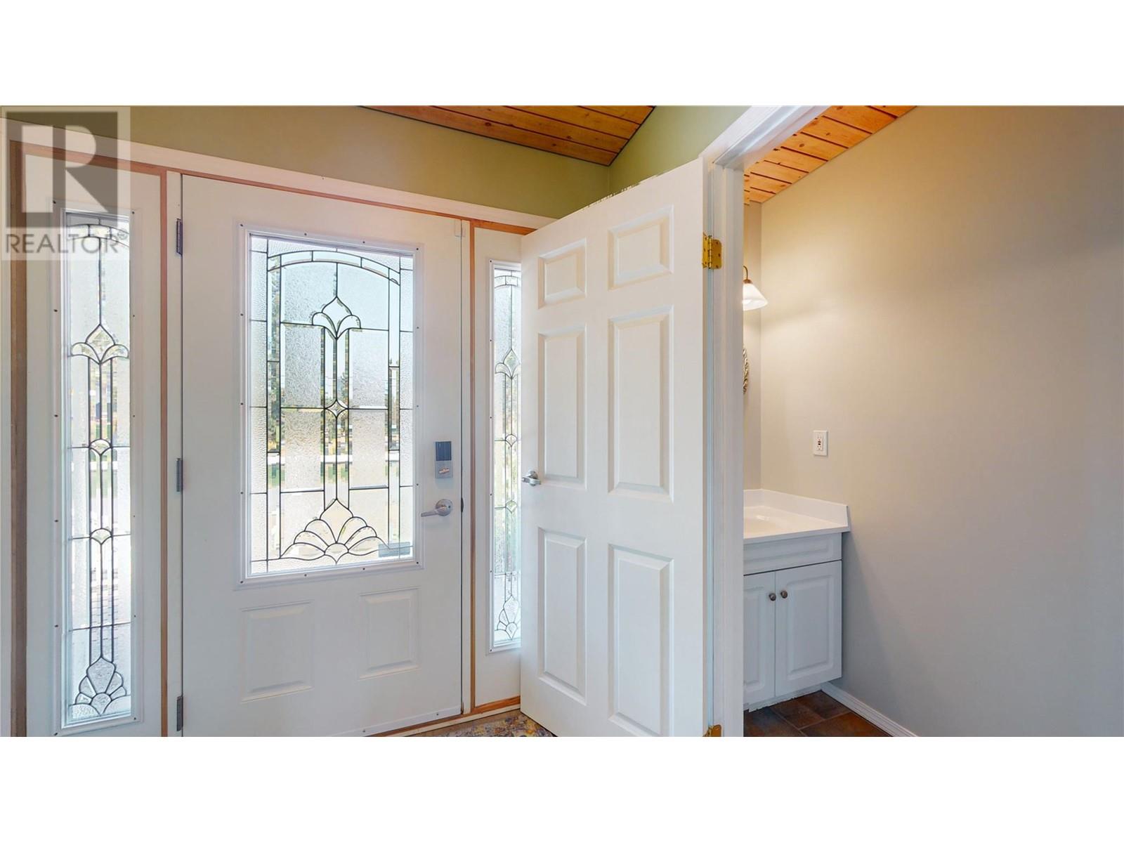 547 Woodland Drive, Cranbrook, British Columbia  V1C 6V2 - Photo 6 - 10334194