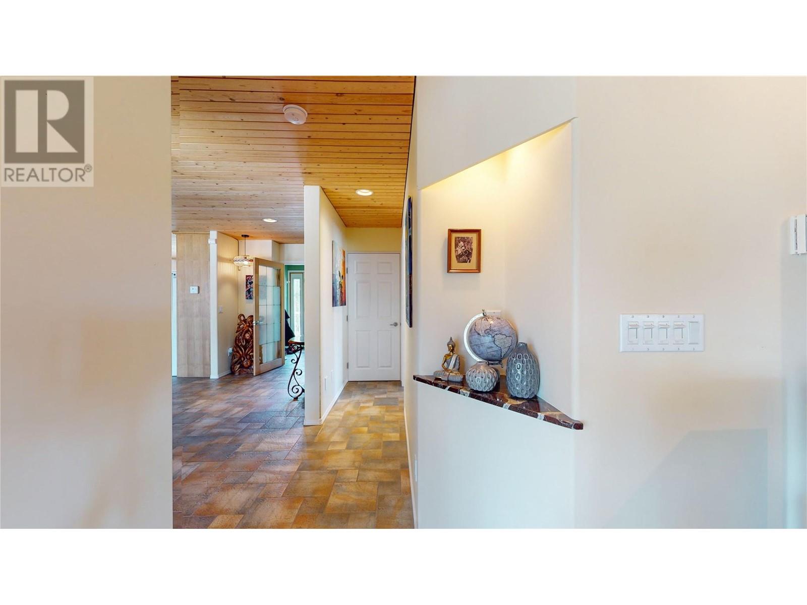 547 Woodland Drive, Cranbrook, British Columbia  V1C 6V2 - Photo 14 - 10334194