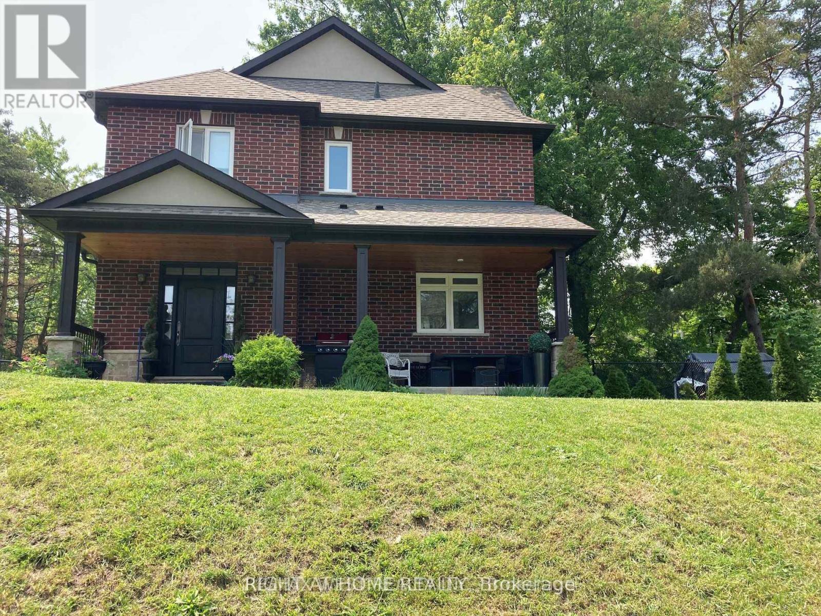 125 RIDGE ROAD, Aurora, Ontario