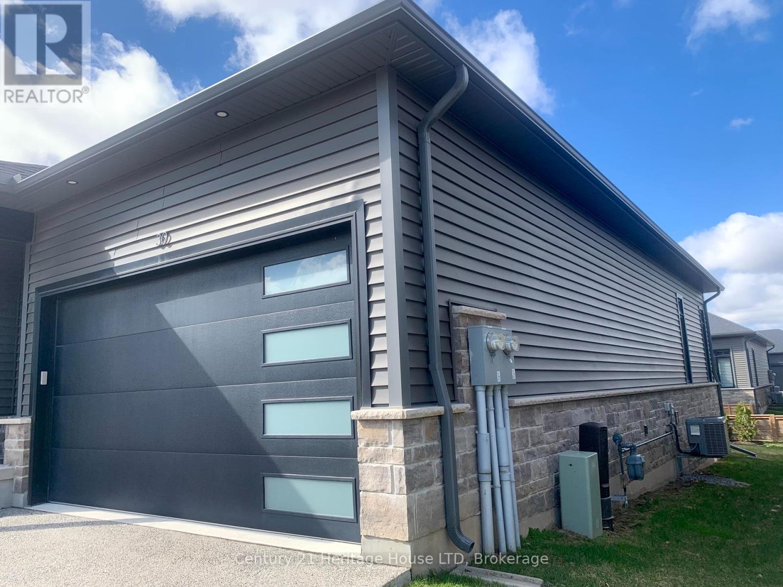 30 - 9150 Willoughby Drive, Niagara Falls (Chippawa), Ontario  L2G 0Z5 - Photo 2 - X11992300