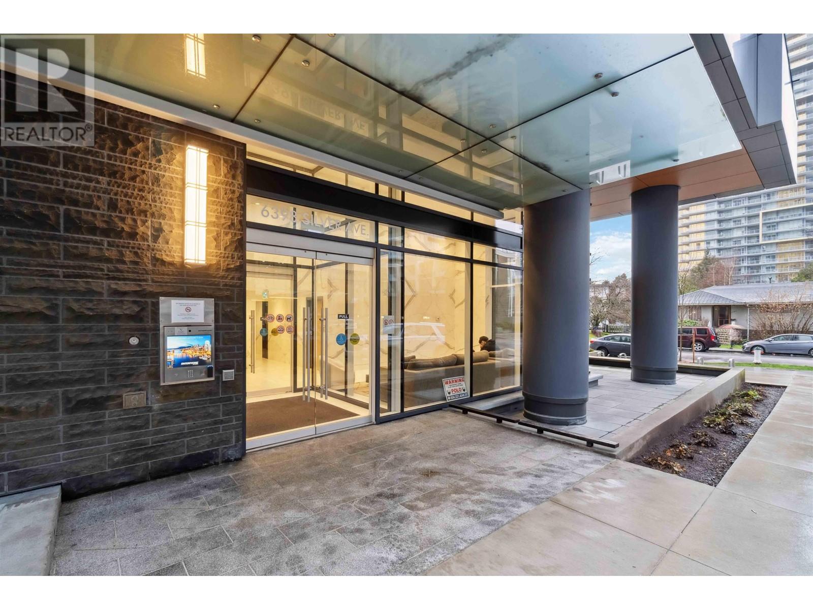 Listing Picture 2 of 32 : 2001 6398 SILVER AVENUE, Burnaby / 本拿比 - 魯藝地產 Yvonne Lu Group - MLS Medallion Club Member