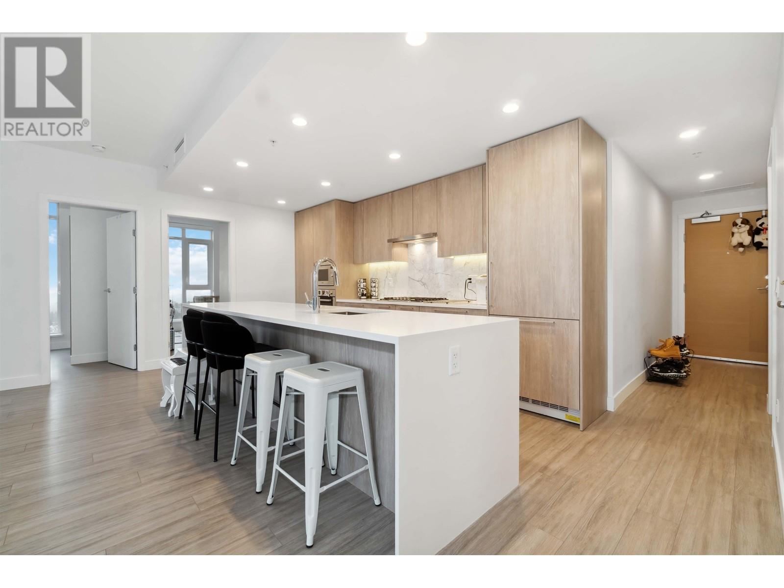 Listing Picture 6 of 32 : 2001 6398 SILVER AVENUE, Burnaby / 本拿比 - 魯藝地產 Yvonne Lu Group - MLS Medallion Club Member