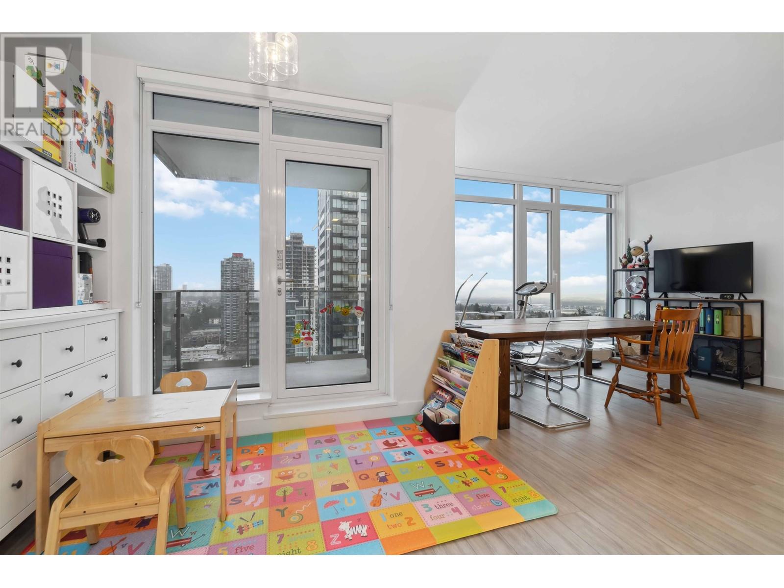 Listing Picture 8 of 32 : 2001 6398 SILVER AVENUE, Burnaby / 本拿比 - 魯藝地產 Yvonne Lu Group - MLS Medallion Club Member