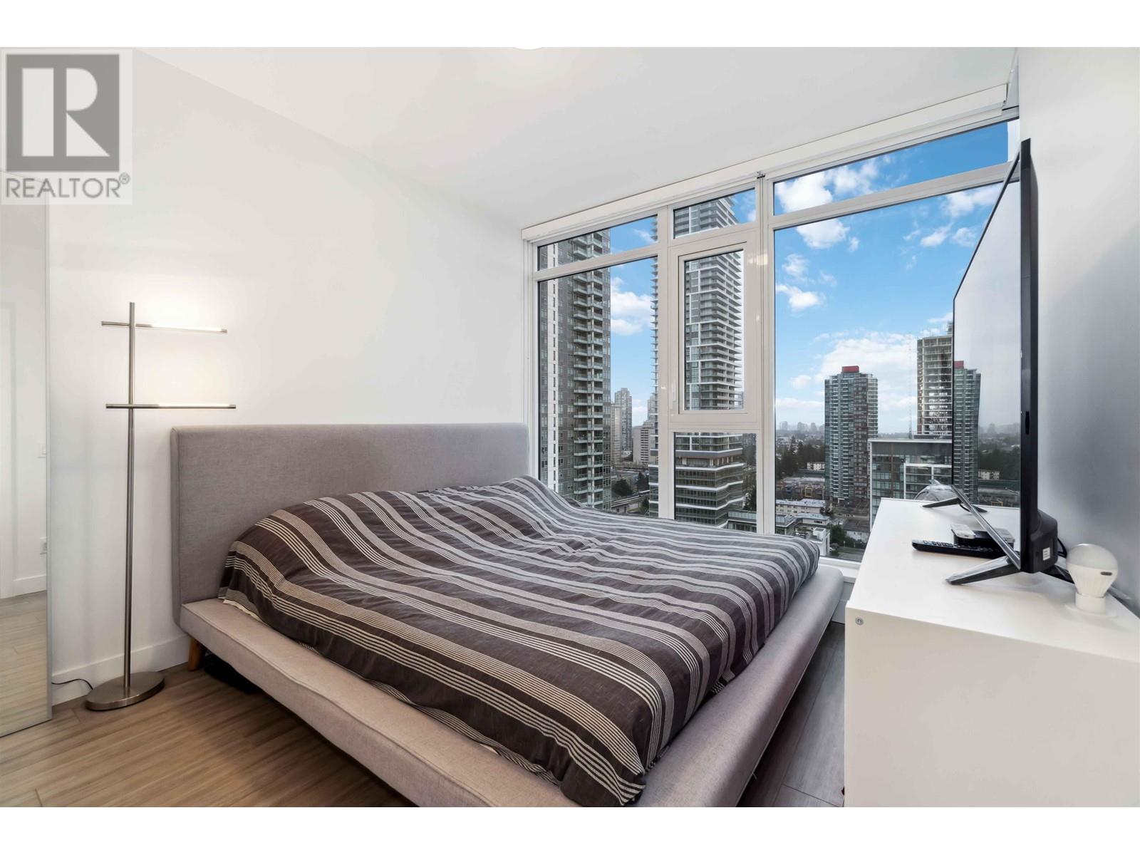 Listing Picture 9 of 32 : 2001 6398 SILVER AVENUE, Burnaby / 本拿比 - 魯藝地產 Yvonne Lu Group - MLS Medallion Club Member