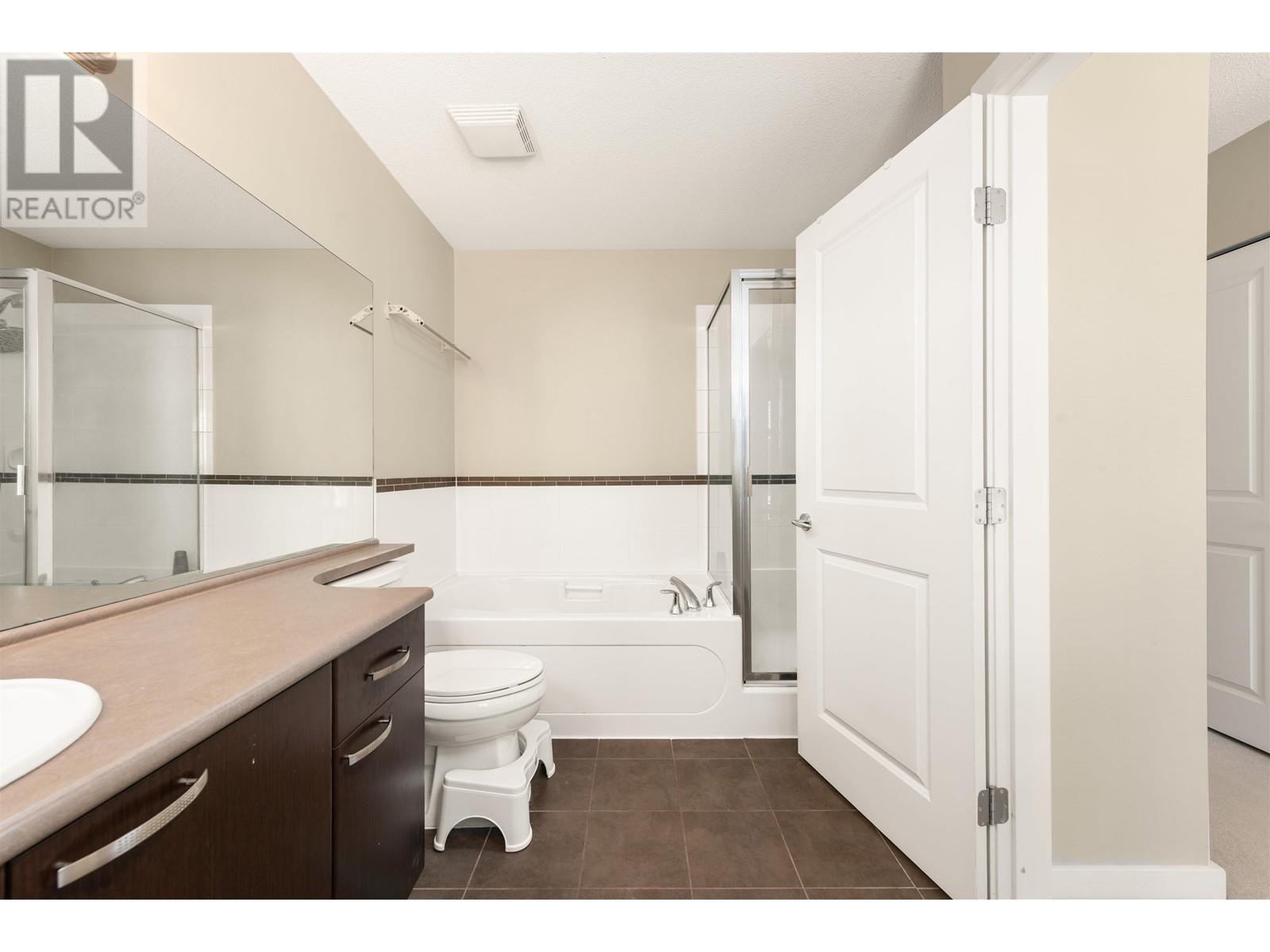 Listing Picture 18 of 38 : 23 9533 GRANVILLE AVENUE, Richmond / 烈治文 - 魯藝地產 Yvonne Lu Group - MLS Medallion Club Member