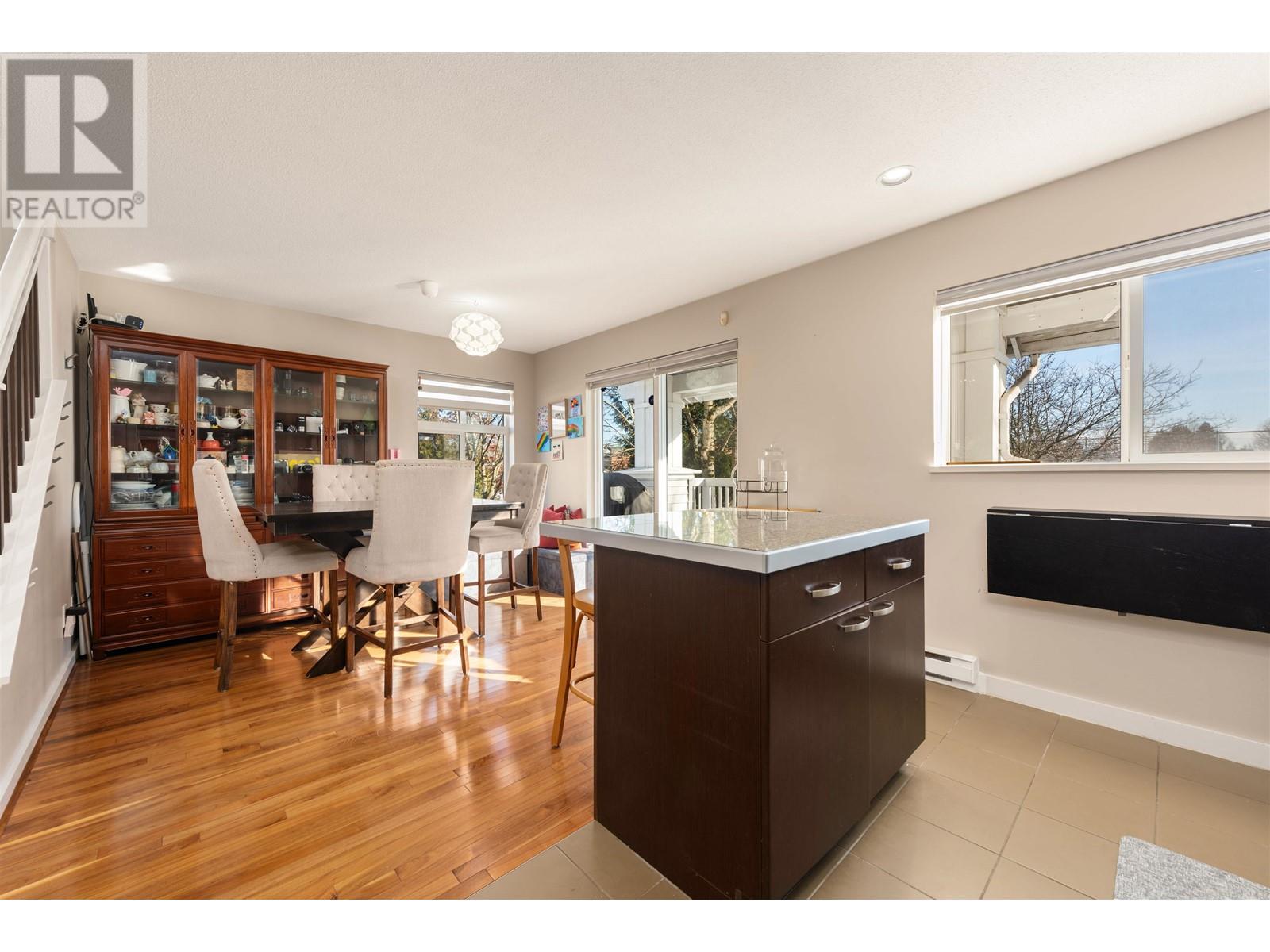Listing Picture 10 of 38 : 23 9533 GRANVILLE AVENUE, Richmond / 烈治文 - 魯藝地產 Yvonne Lu Group - MLS Medallion Club Member