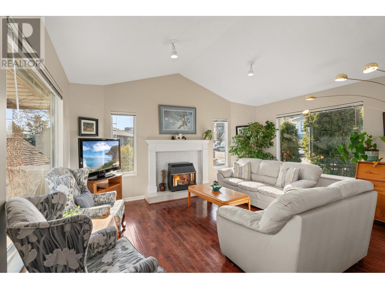 1480 View Crescent, Delta, British Columbia  V4L 2N3 - Photo 6 - R2971590