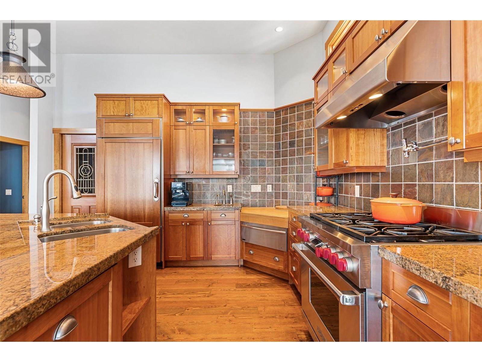 Property at 414 Okaview Road image 2