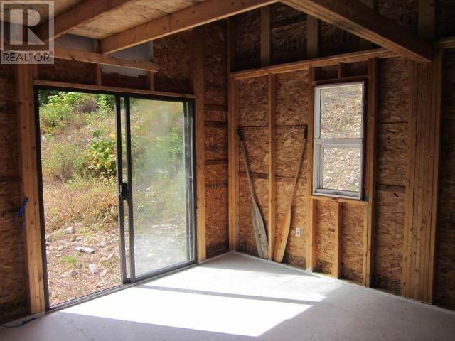 200 Lower Arrow Lake, Castlegar, British Columbia  V1N 4H8 - Photo 11 - 10336331