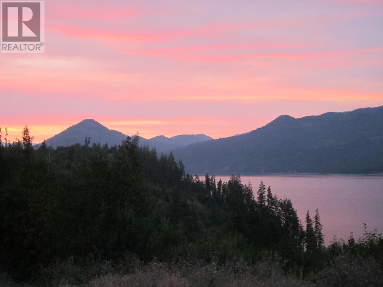 200 LOWER ARROW Lake, Castlegar, British Columbia