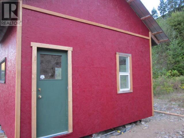 200 Lower Arrow Lake, Castlegar, British Columbia  V1N 4H8 - Photo 10 - 10336331