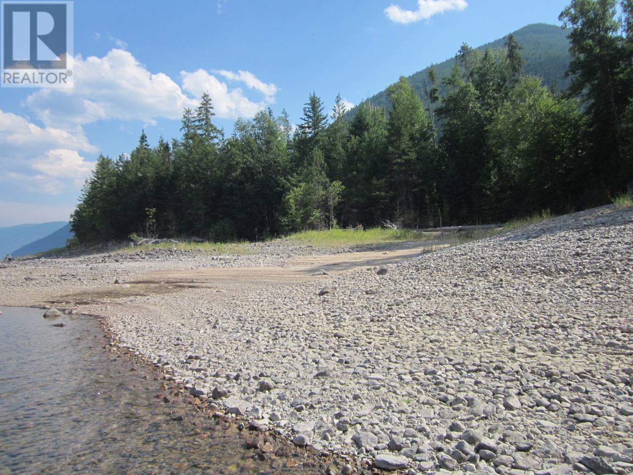200 Lower Arrow Lake, Castlegar, British Columbia  V1N 4H8 - Photo 7 - 10336331