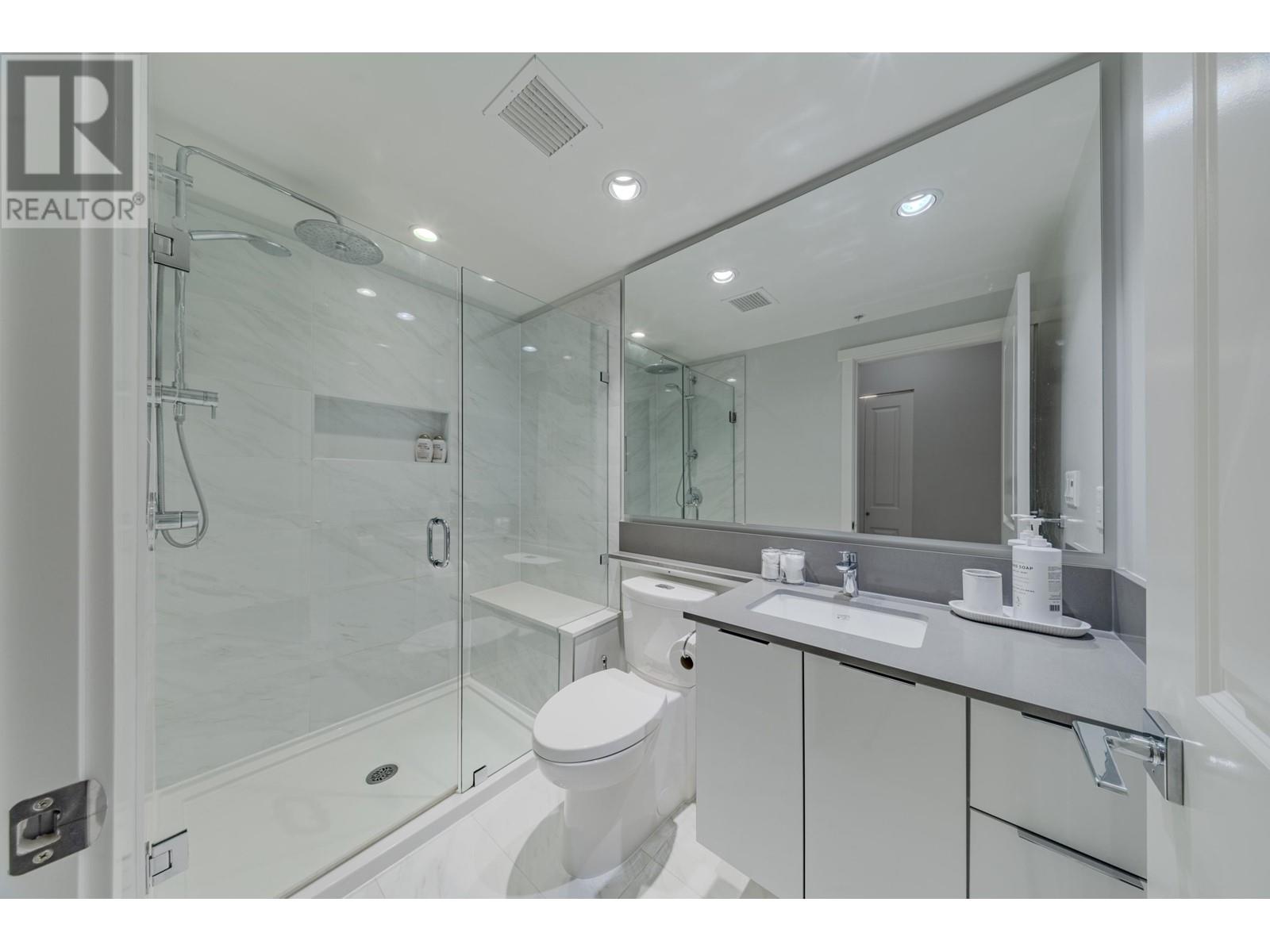 Listing Picture 18 of 32 : 2503 2388 MADISON AVENUE, Burnaby / 本拿比 - 魯藝地產 Yvonne Lu Group - MLS Medallion Club Member