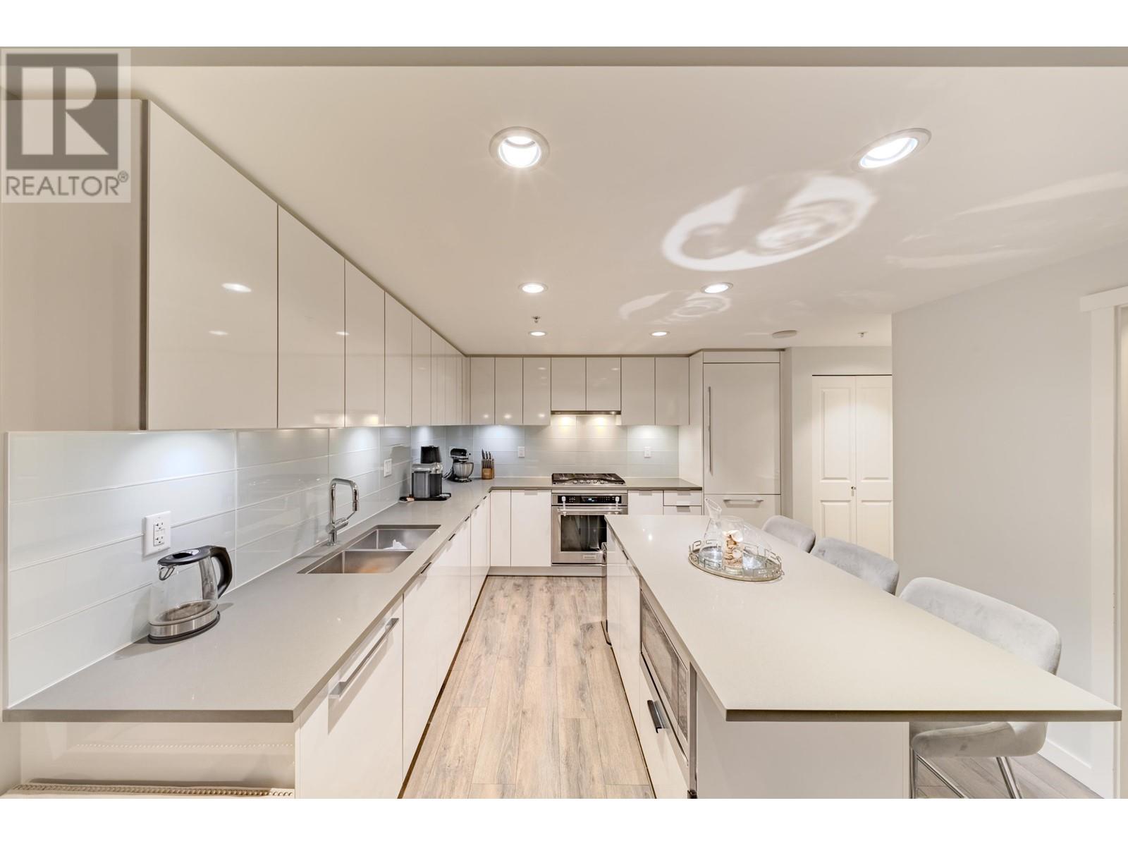 Listing Picture 5 of 32 : 2503 2388 MADISON AVENUE, Burnaby / 本拿比 - 魯藝地產 Yvonne Lu Group - MLS Medallion Club Member