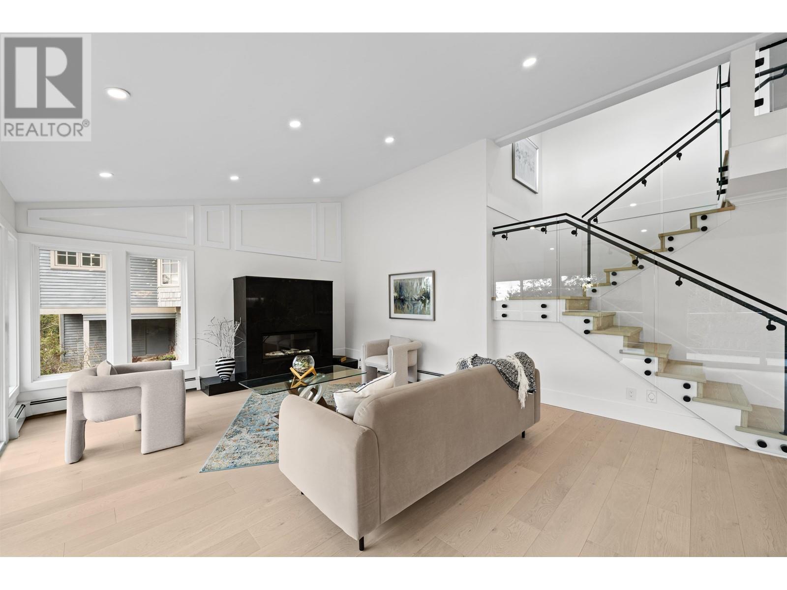 6230 Summit Avenue, West Vancouver, British Columbia  V7W 1Y2 - Photo 12 - R2970195
