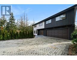 6230 SUMMIT AVENUE, West Vancouver, British Columbia