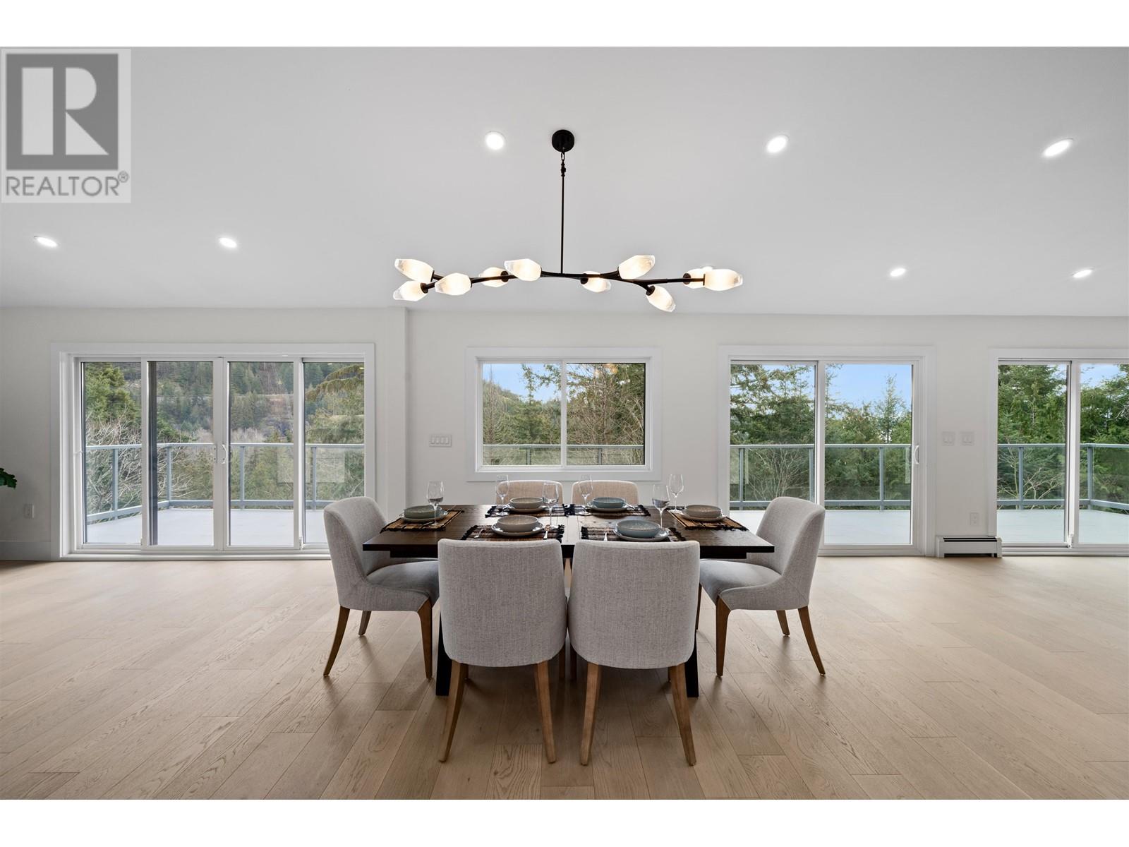 6230 Summit Avenue, West Vancouver, British Columbia  V7W 1Y2 - Photo 11 - R2970195