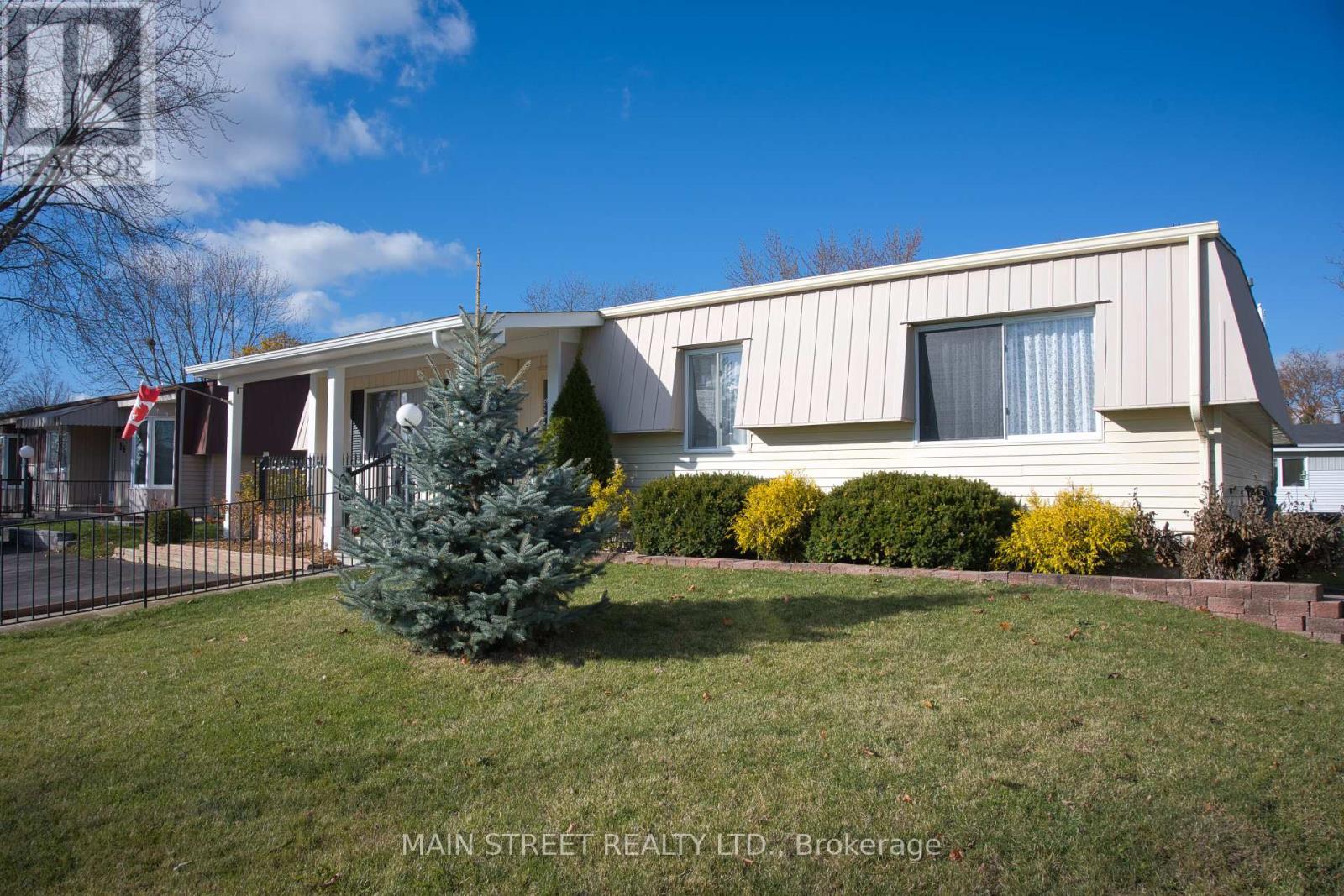 84 Corner Brook Trail, Innisfil, Ontario  L9S 1R9 - Photo 2 - N11992419