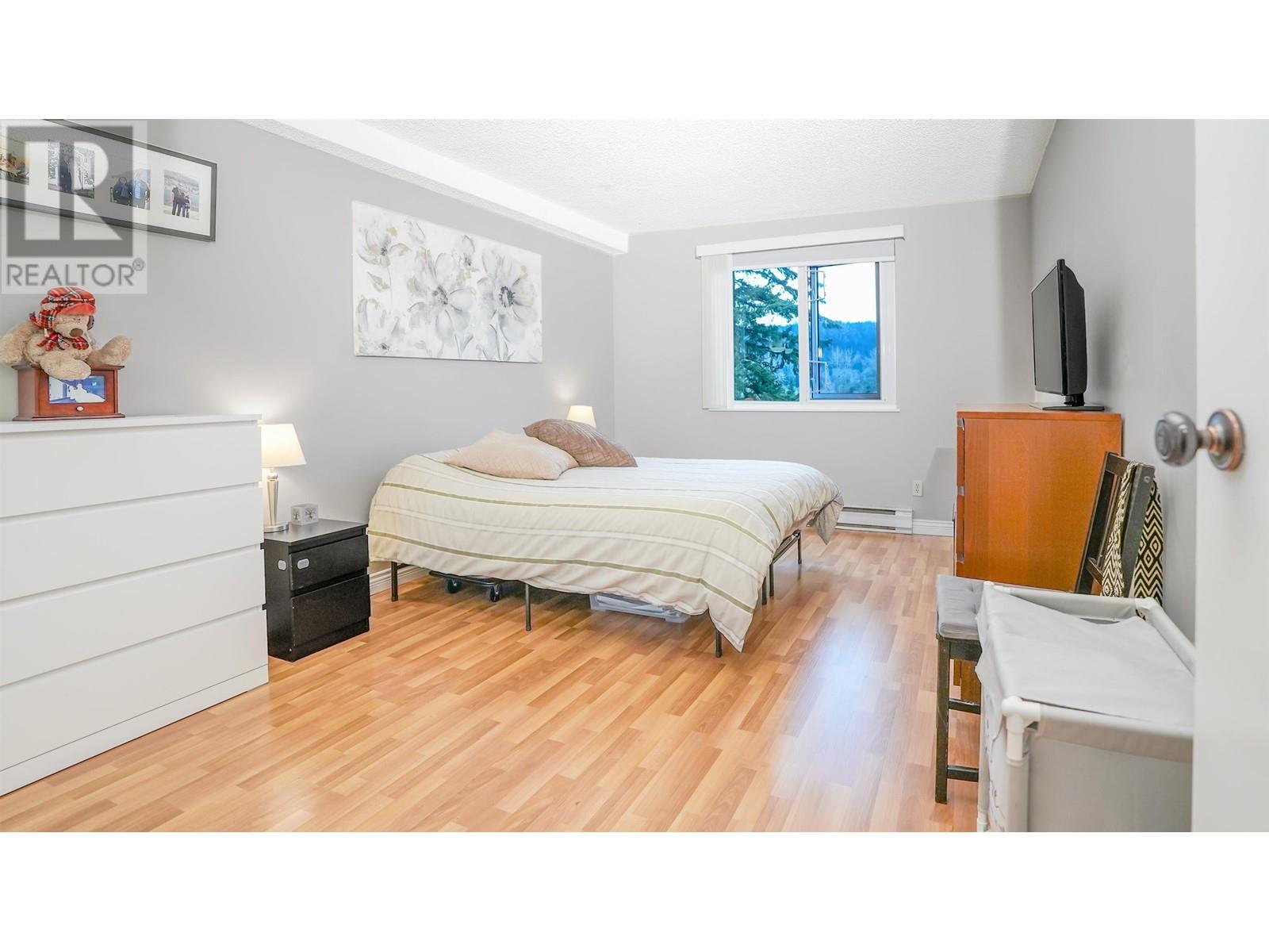 Listing Picture 10 of 40 : 1101 9541 ERICKSON DRIVE, Burnaby / 本拿比 - 魯藝地產 Yvonne Lu Group - MLS Medallion Club Member