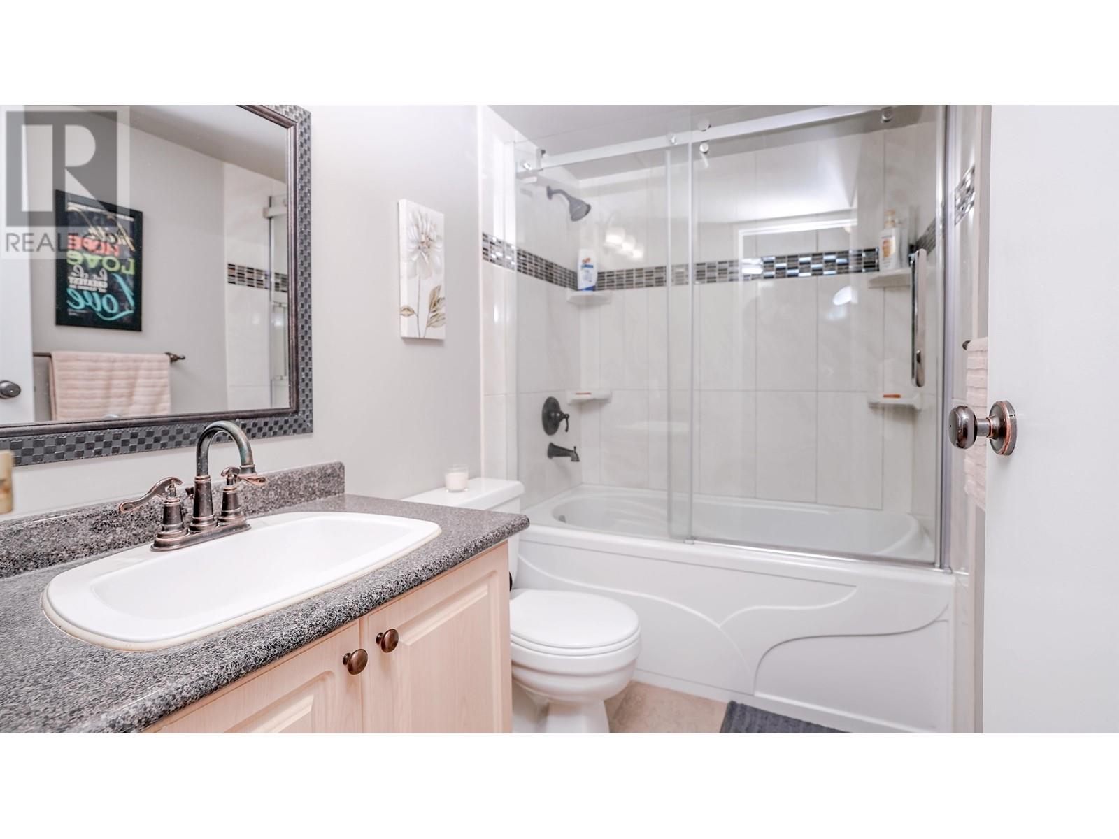 Listing Picture 11 of 40 : 1101 9541 ERICKSON DRIVE, Burnaby / 本拿比 - 魯藝地產 Yvonne Lu Group - MLS Medallion Club Member