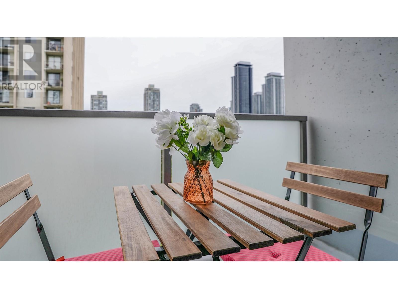 Listing Picture 17 of 40 : 1101 9541 ERICKSON DRIVE, Burnaby / 本拿比 - 魯藝地產 Yvonne Lu Group - MLS Medallion Club Member