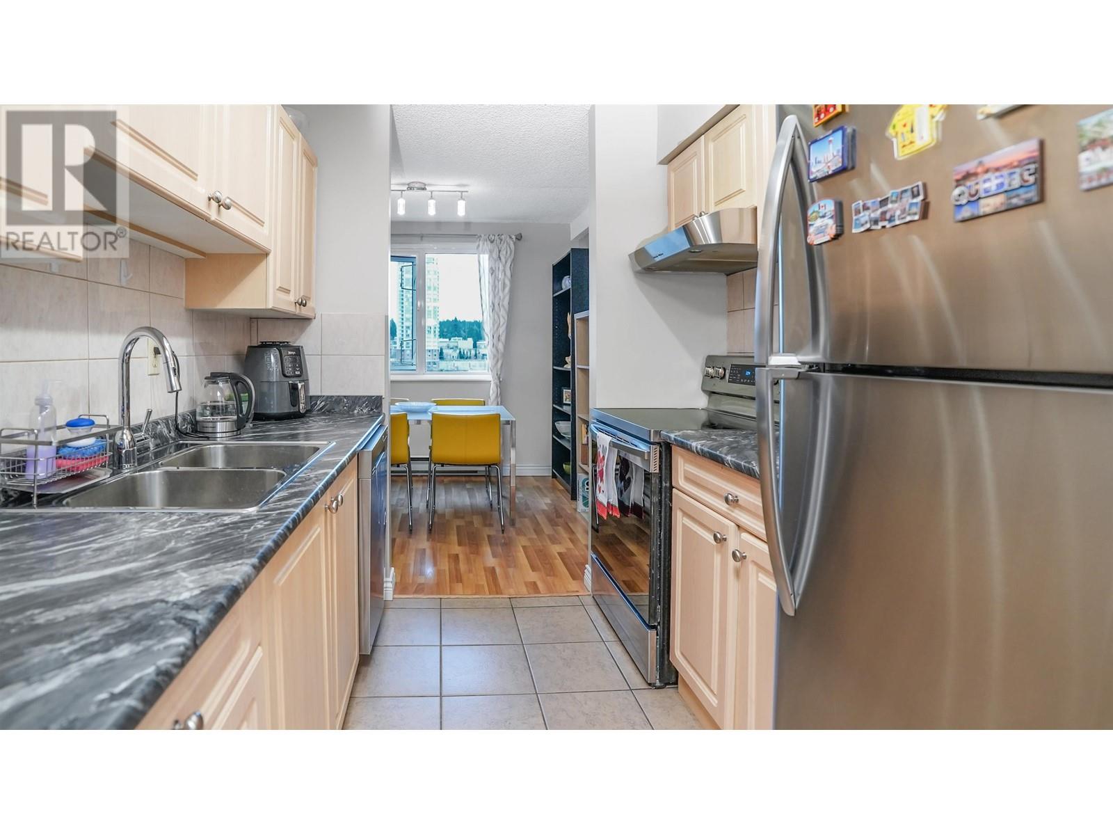 Listing Picture 6 of 40 : 1101 9541 ERICKSON DRIVE, Burnaby / 本拿比 - 魯藝地產 Yvonne Lu Group - MLS Medallion Club Member