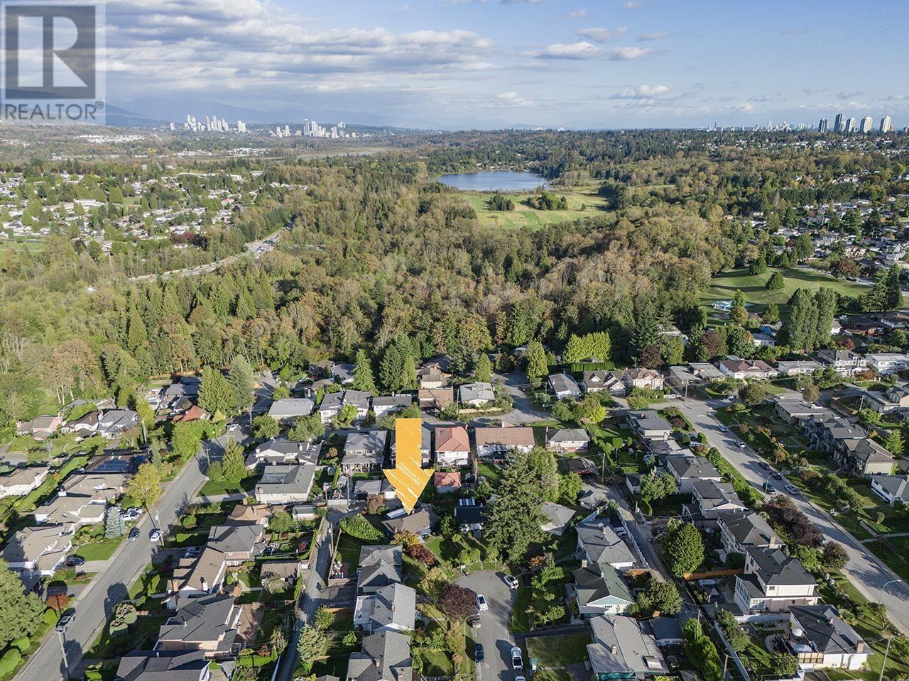 4667 Charlotte Court, Burnaby, British Columbia  V5G 2V1 - Photo 3 - R2971635