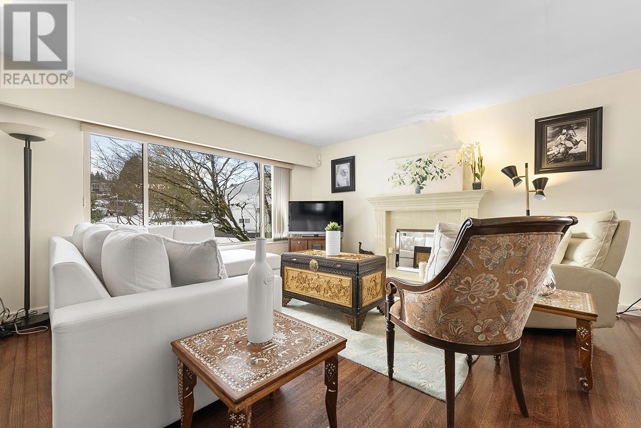 4667 Charlotte Court, Burnaby, British Columbia  V5G 2V1 - Photo 4 - R2971635