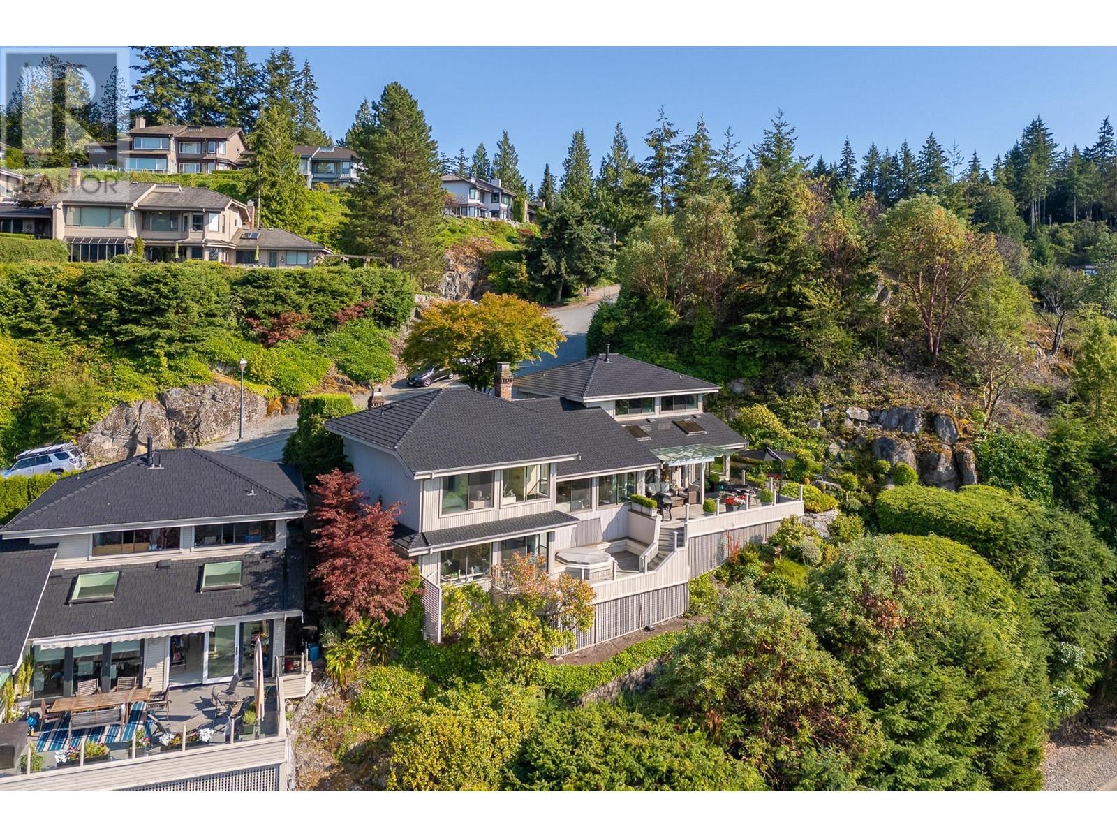5267 Aspen Drive, West Vancouver, British Columbia  V7W 2E7 - Photo 13 - R2971642
