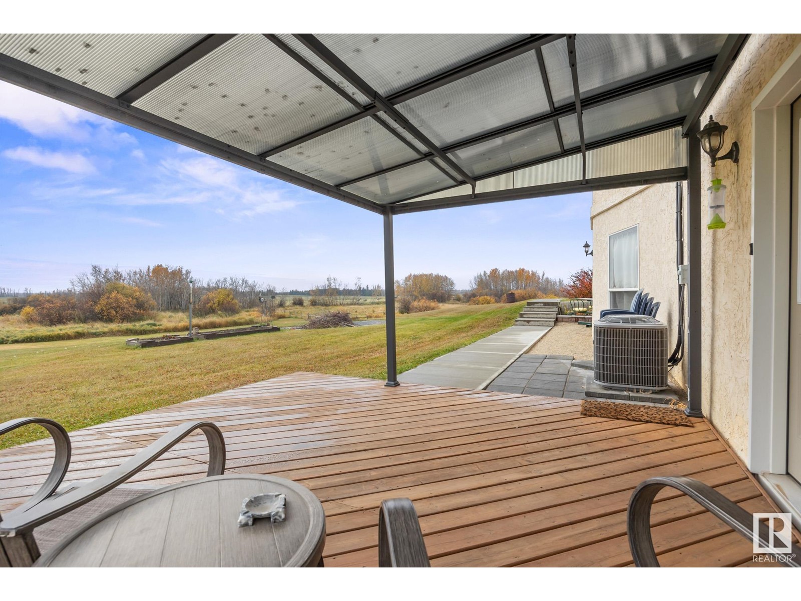 Property at 27121B TWP ROAD 534 image 2