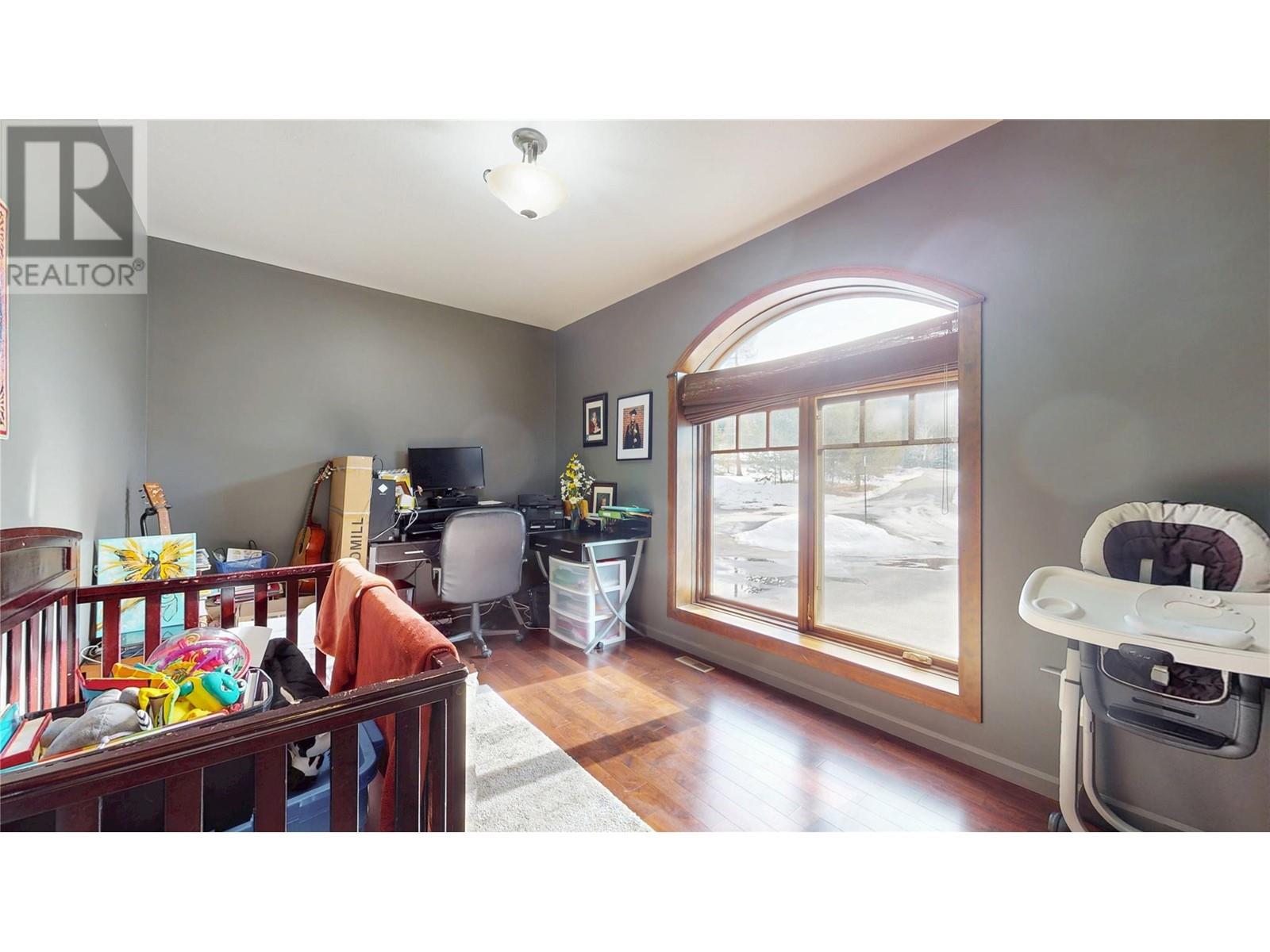 3074 Westview Road, Cranbrook, British Columbia  V1C 7G8 - Photo 11 - 10336460