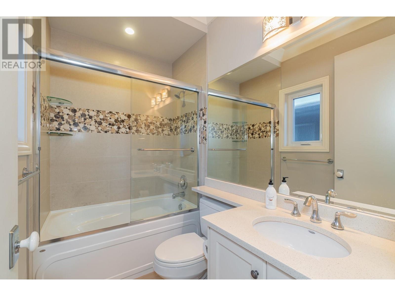 Listing Picture 34 of 38 : 8100 ROBINSON ROAD, Richmond / 烈治文 - 魯藝地產 Yvonne Lu Group - MLS Medallion Club Member