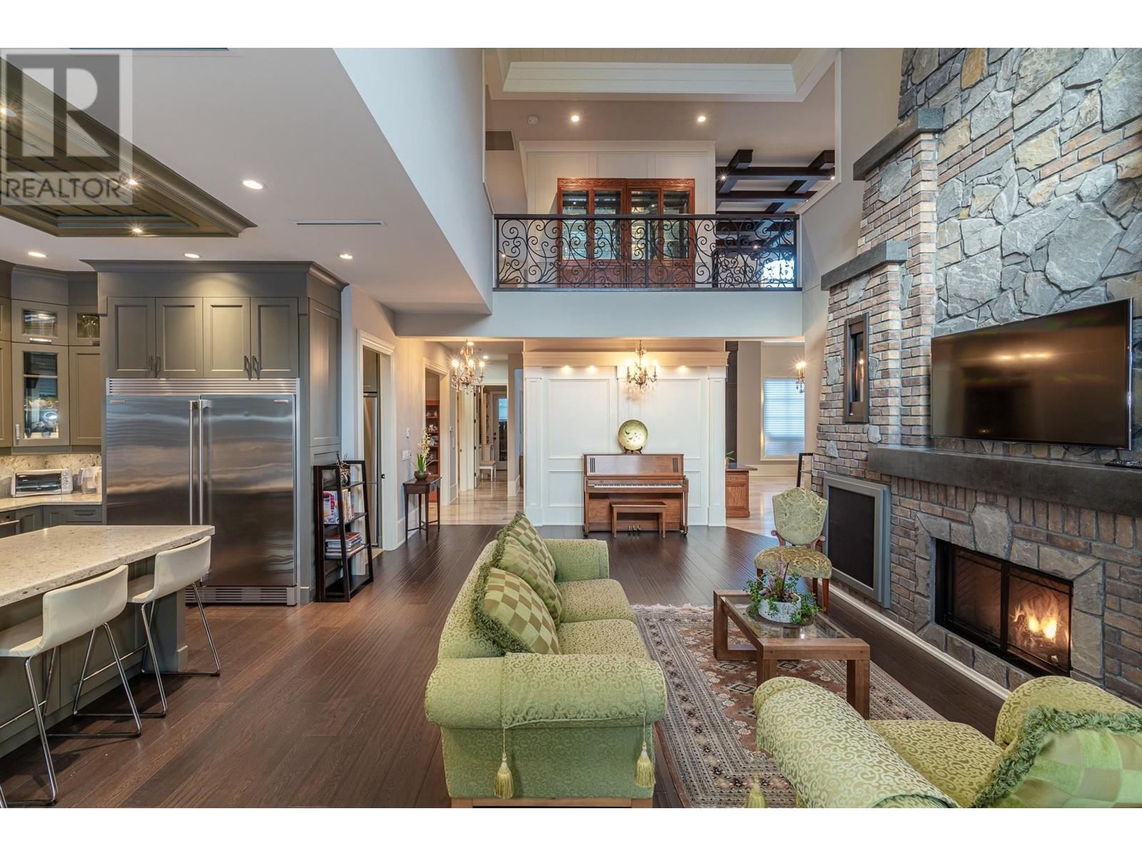 Listing Picture 11 of 38 : 8100 ROBINSON ROAD, Richmond / 烈治文 - 魯藝地產 Yvonne Lu Group - MLS Medallion Club Member