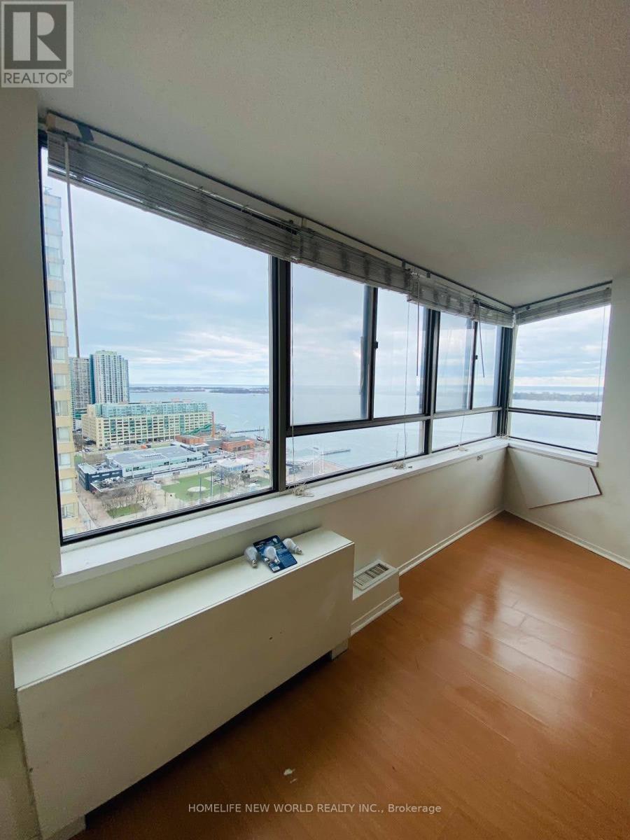 2501 - 270 Queens Quay W, Toronto, Ontario  M5J 2N4 - Photo 4 - C11992457